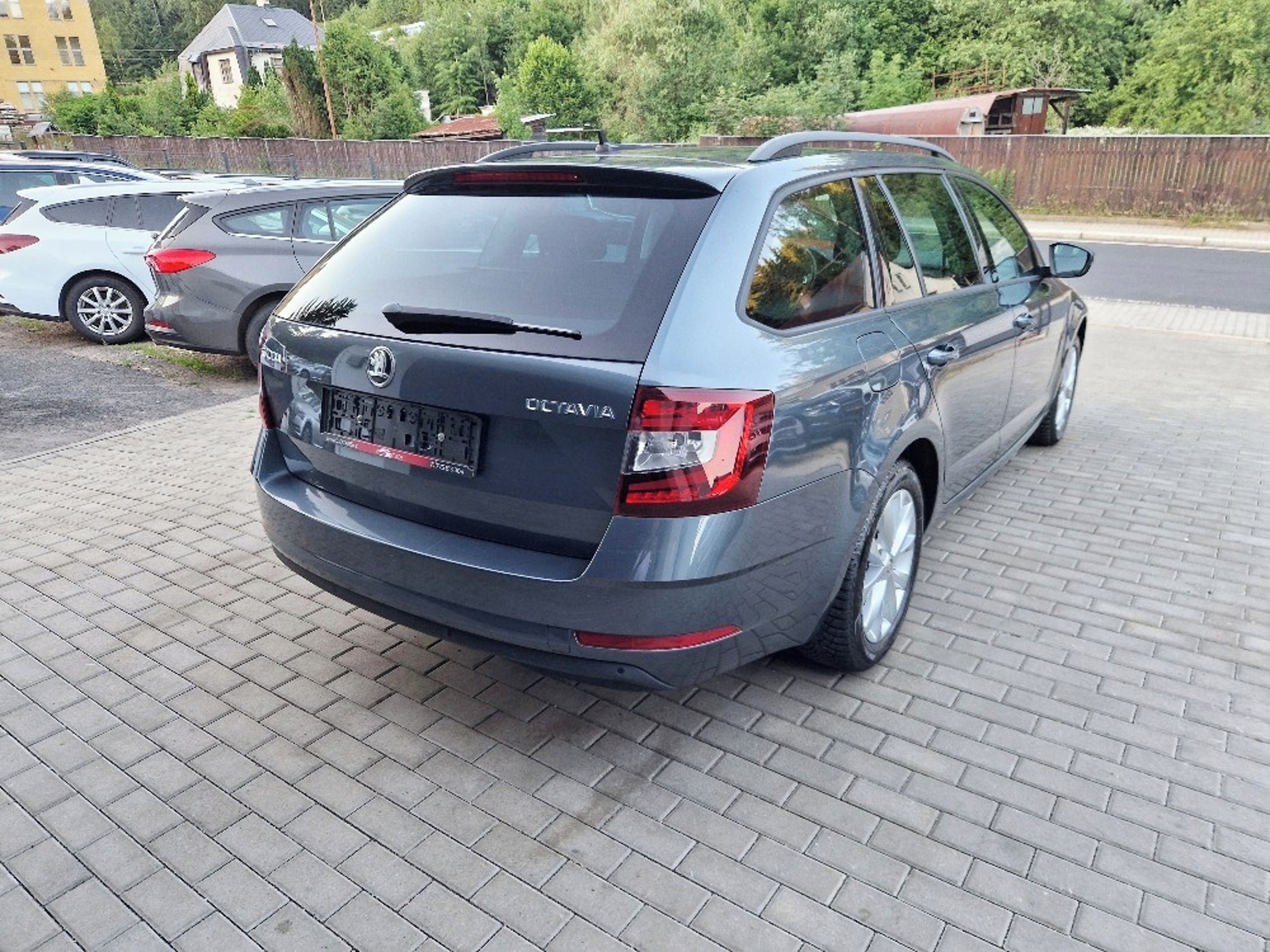 Škoda Octavia, 1.6 TDi (85 kW), 108 tis. km - fotka 4