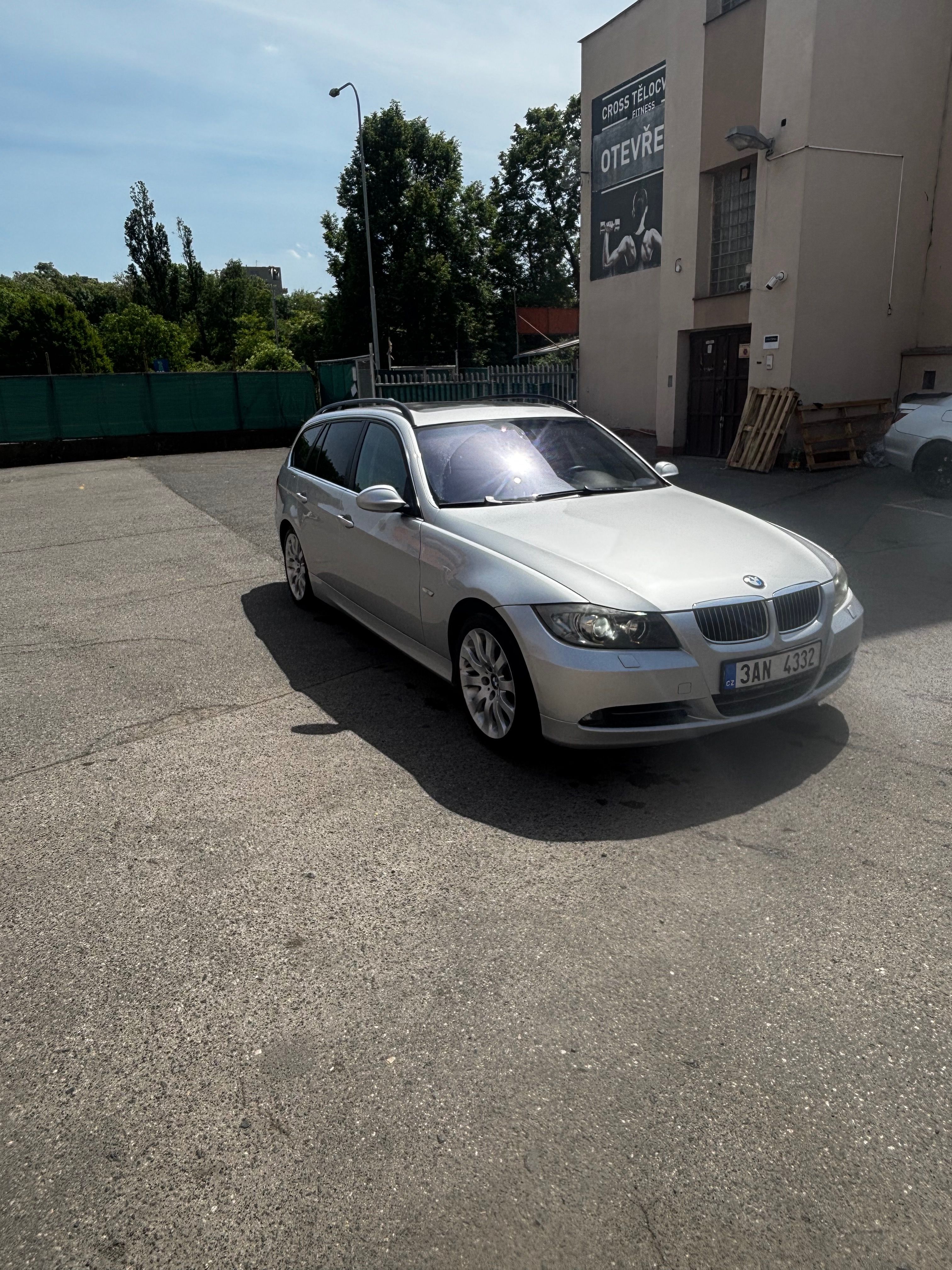BMW Řada 3, BMW E91 330d | 170 kW - fotka 2