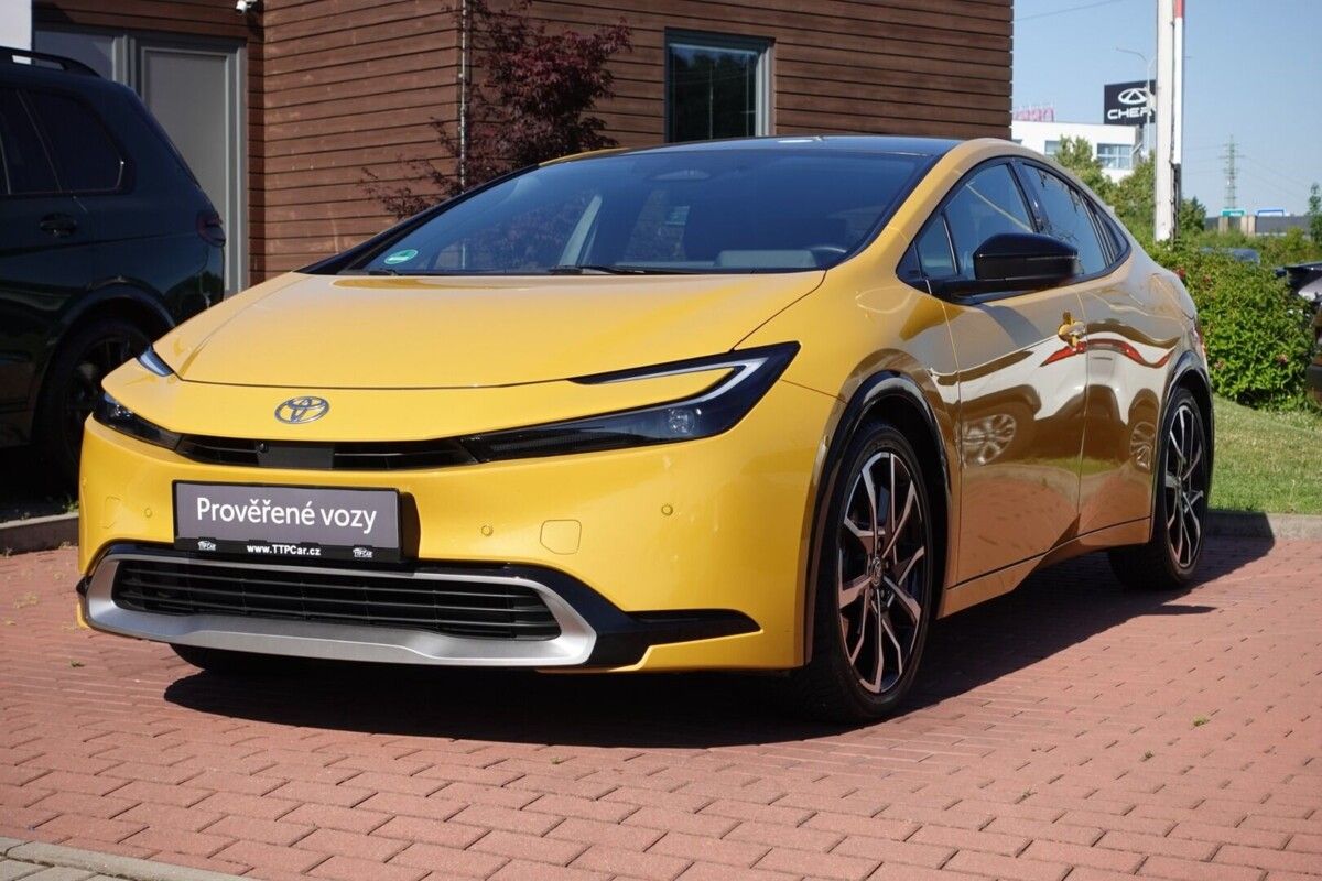 Toyota Prius, 2.0 PHEV Executive sada komple