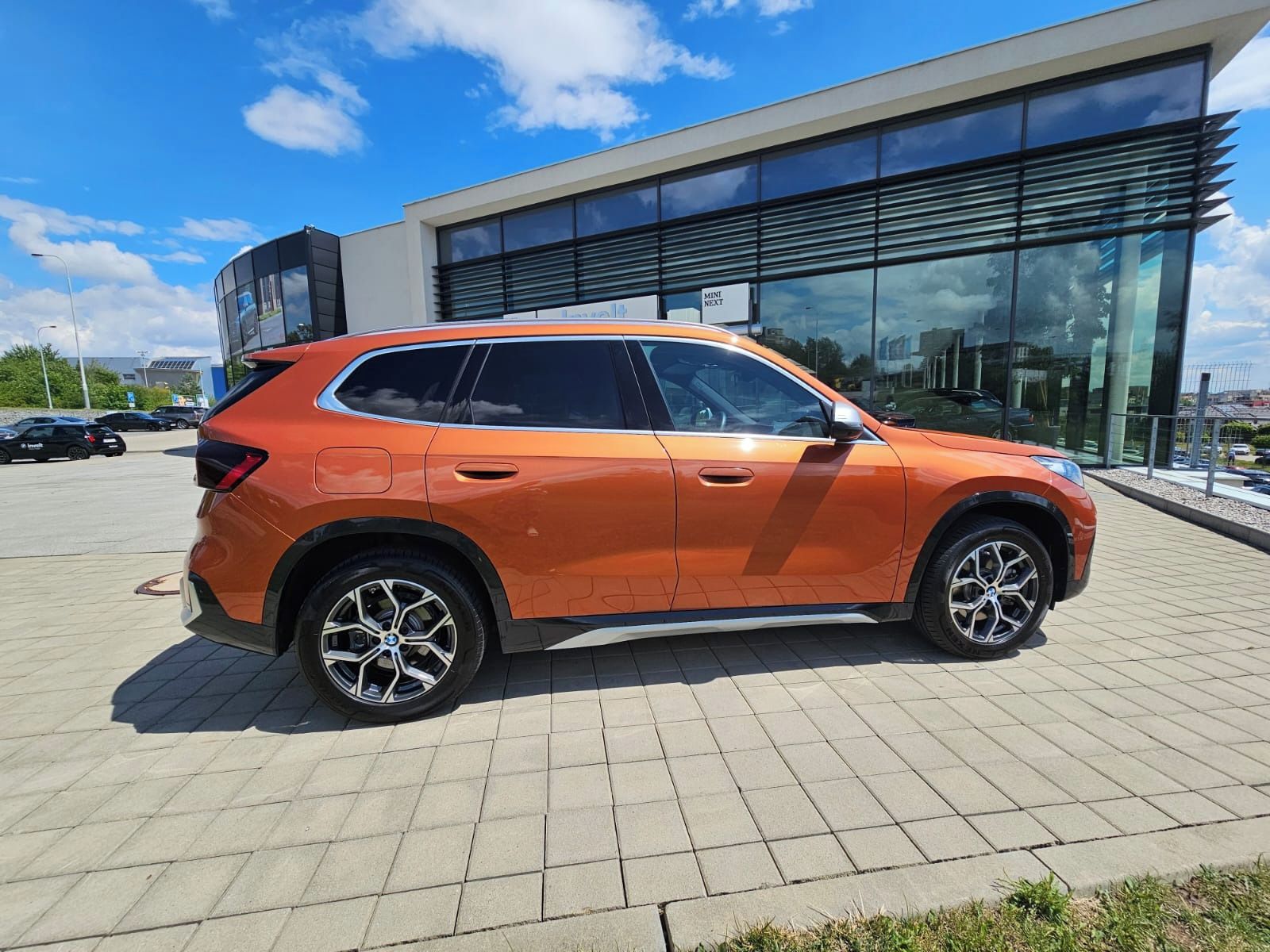 BMW X1, BMW X1, xDrive25e, střeš.okno - fotka 2