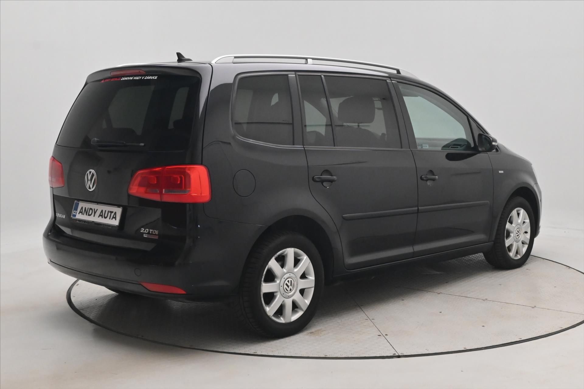 Volkswagen Touran, 2,0 TDI 103kW DSG 7 míst nová - fotka 5