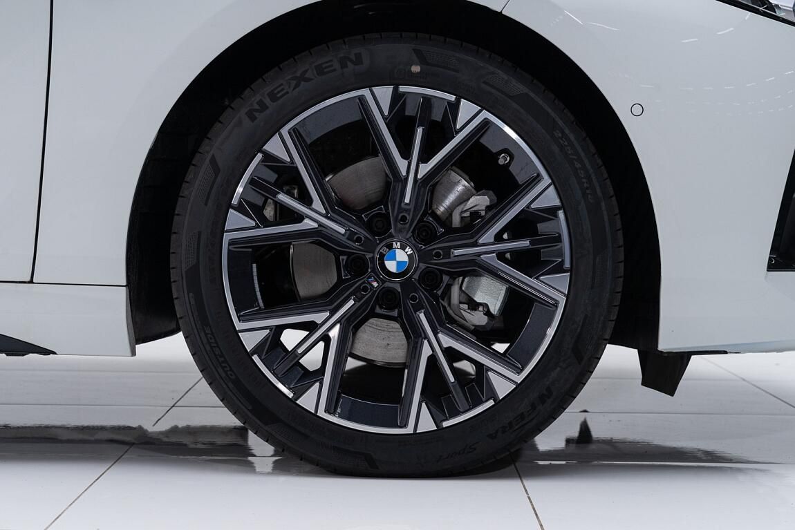 BMW Řada 1, 120 - fotka 6