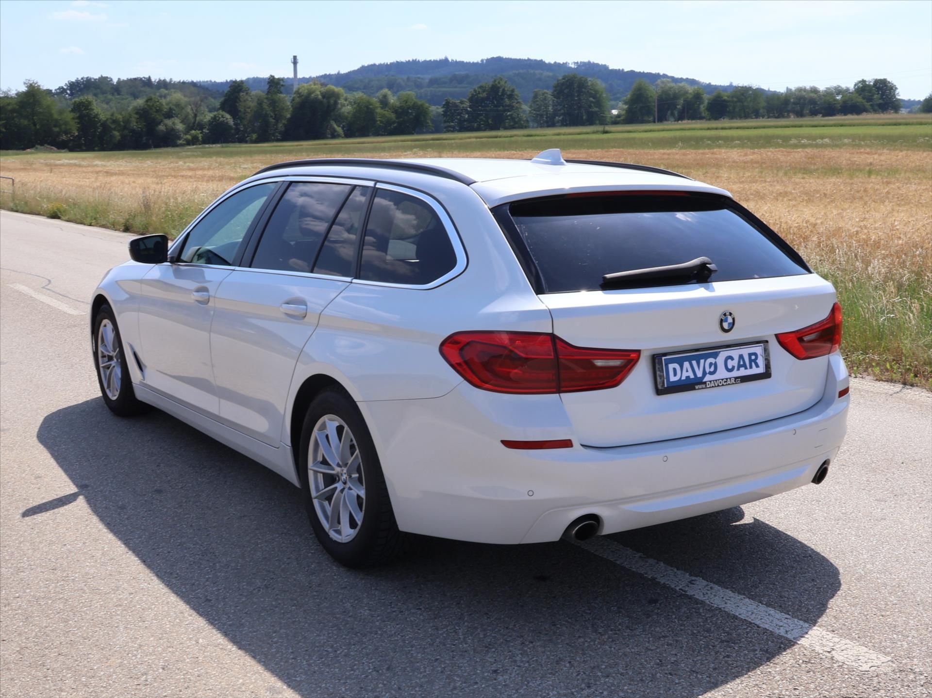 BMW Řada 5, 2,0 525d 170kW Aut. Navi LED - fotka 5