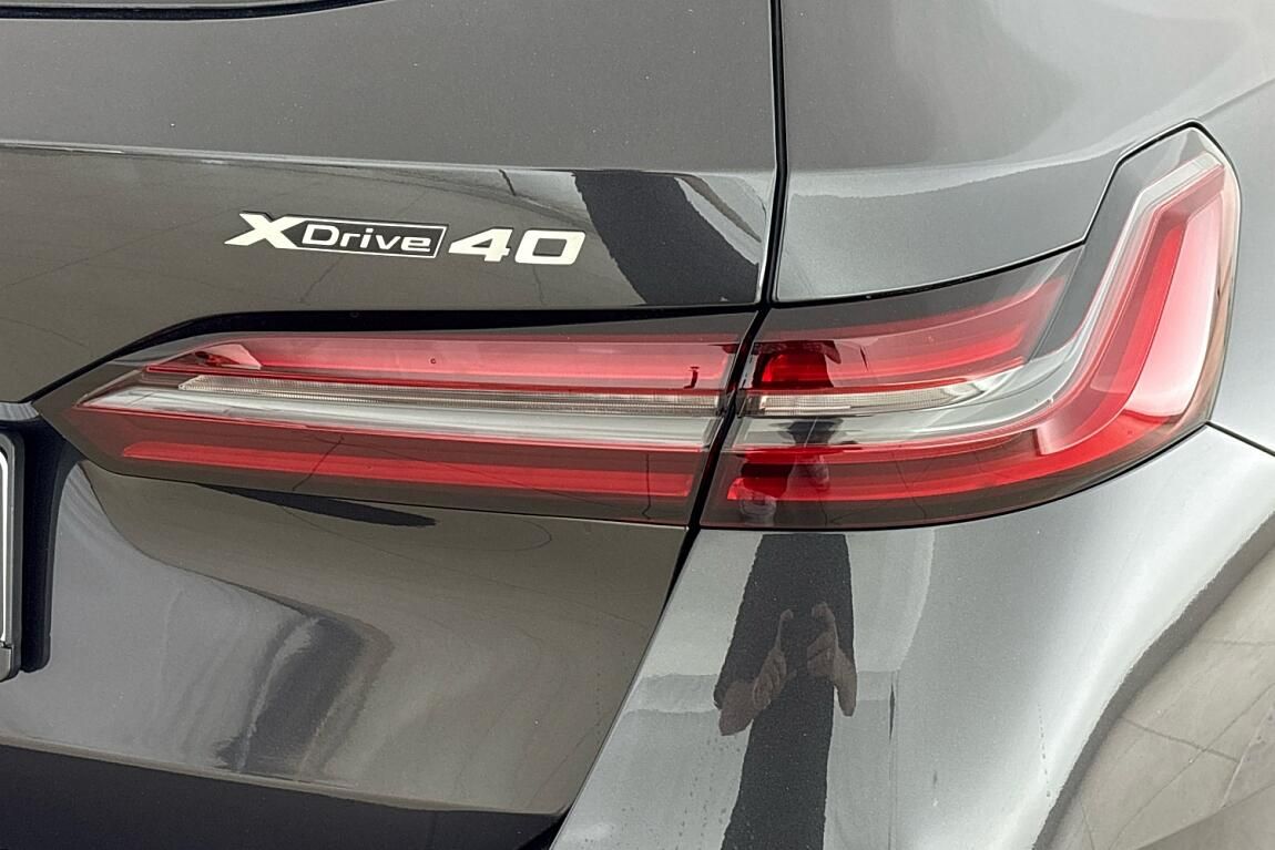 BMW i5, xDrive40 Touring - fotka 5
