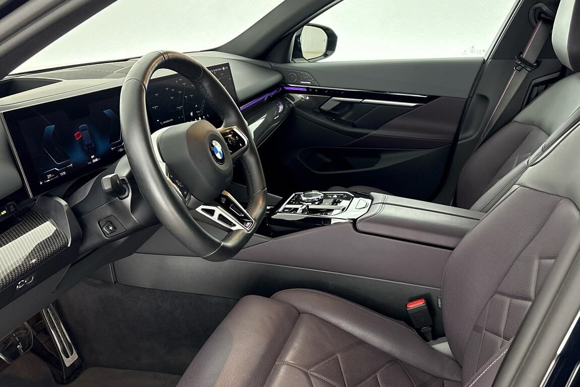BMW Řada 5, 540d xDrive Sedan - fotka 6