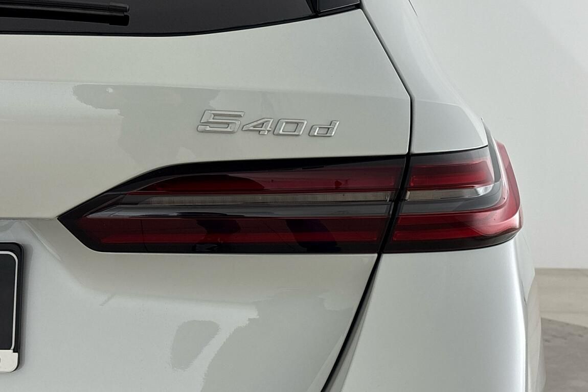 BMW Řada 5, 540d xDrive Touring - fotka 4