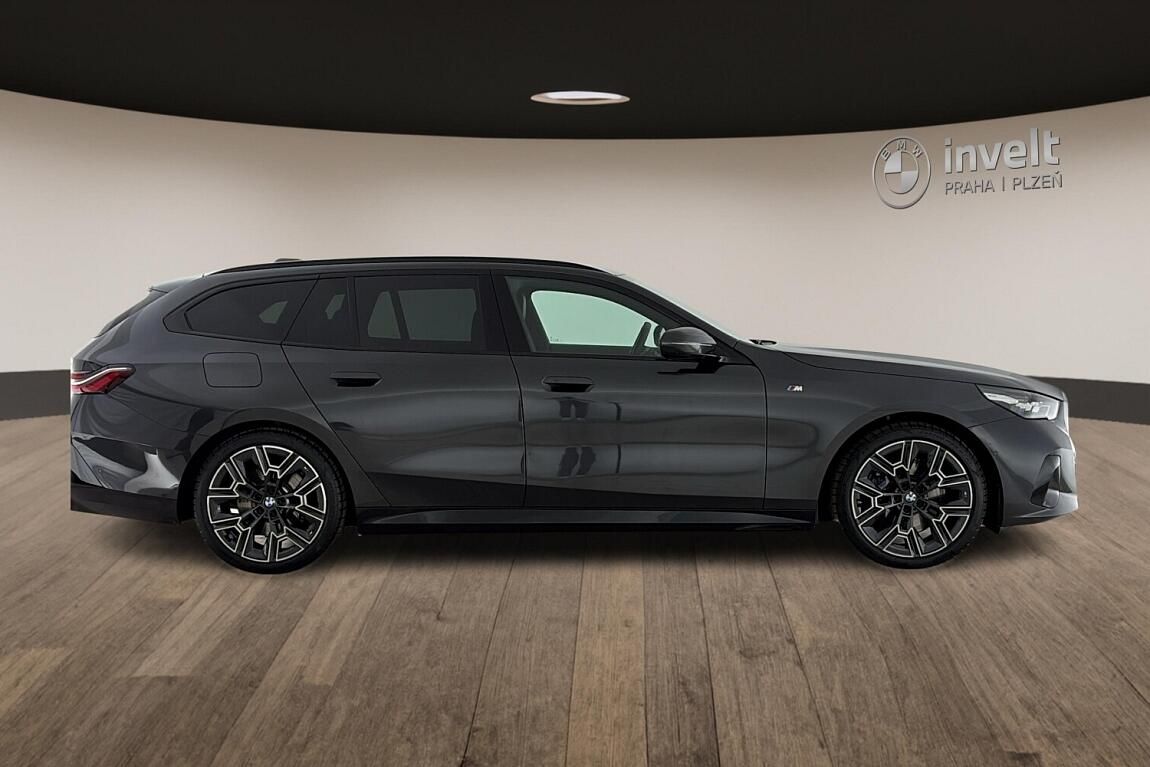 BMW Řada 5, 540d xDrive Touring - fotka 2