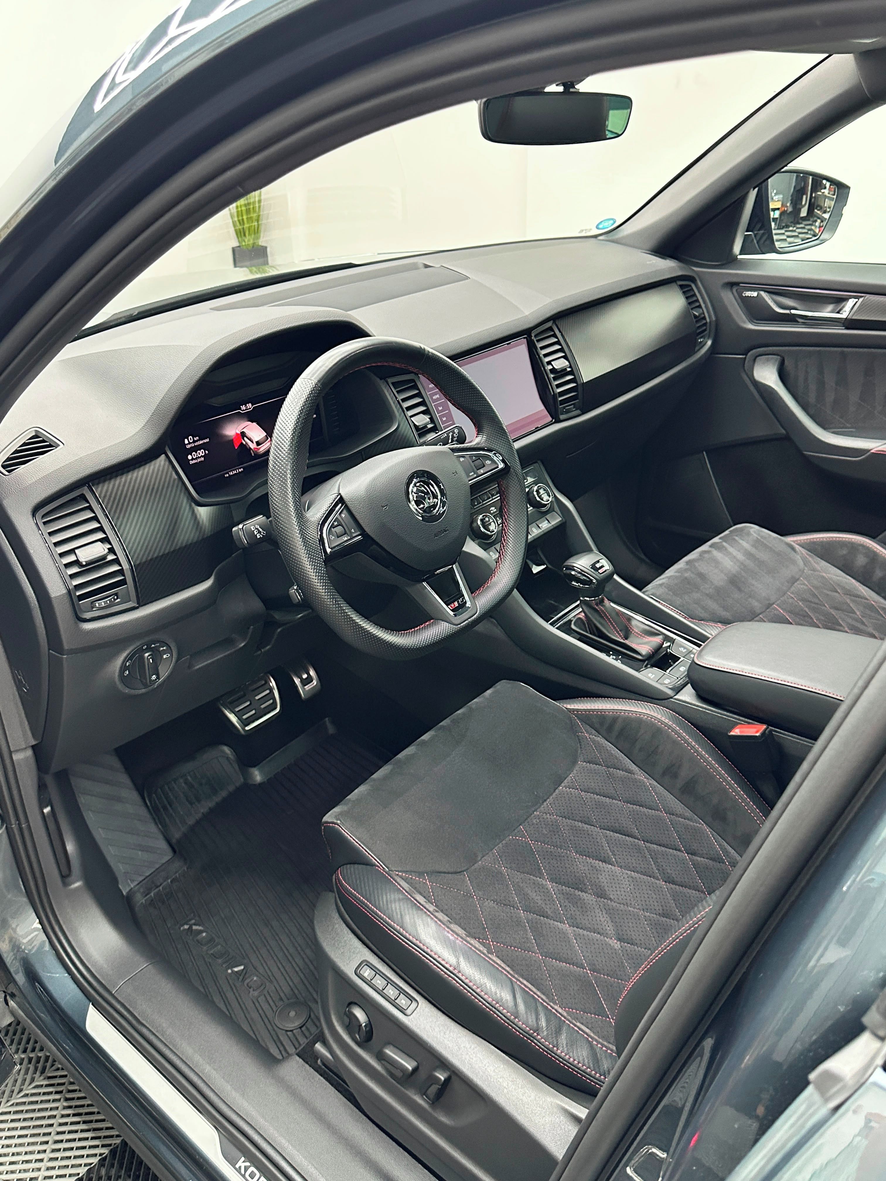 Škoda Kodiaq, RS 2.0 BiTDI 176kw - fotka 6