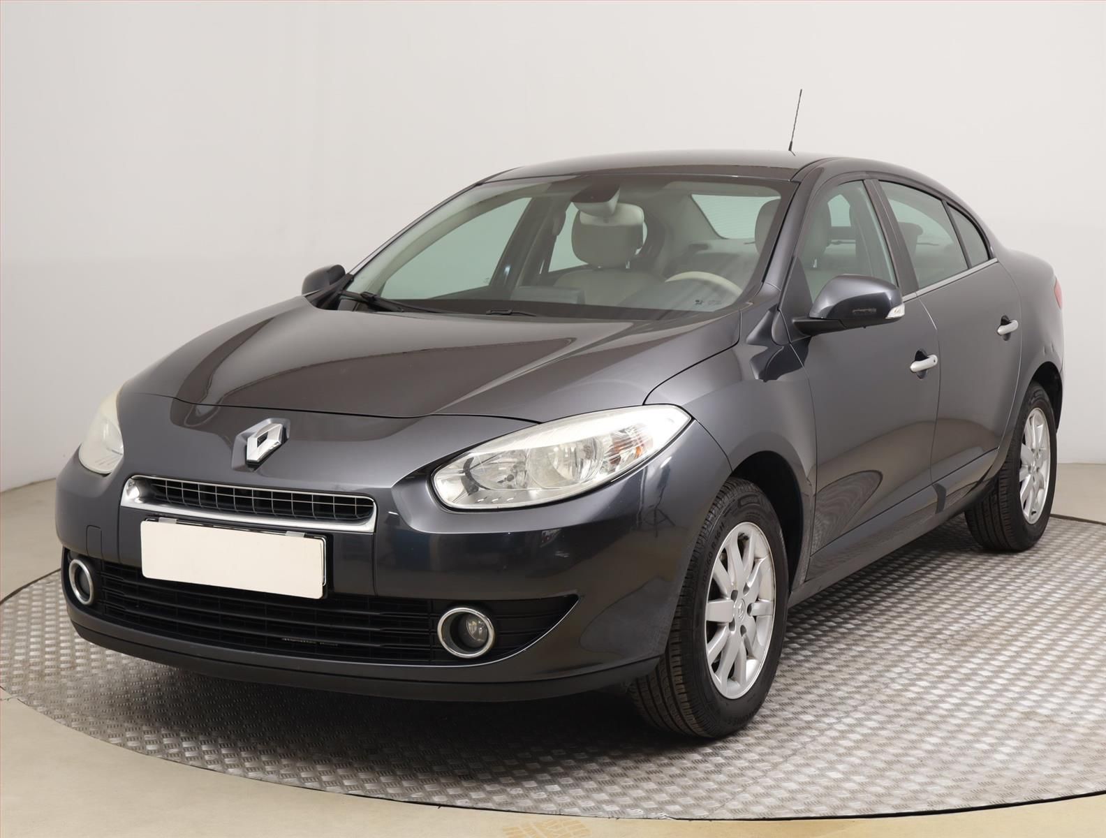 Renault Fluence, 1.6 16V, Kožené sedačky - fotka 2