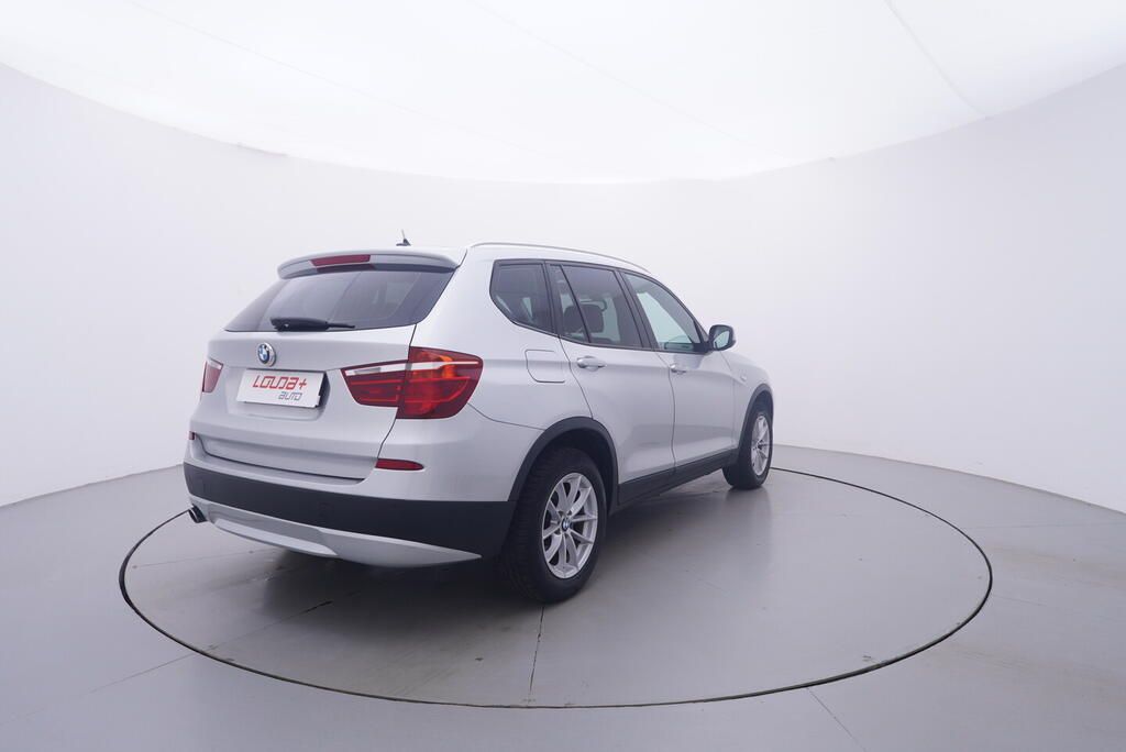 BMW X3, 2.0 2.0D 135 kW - fotka 5
