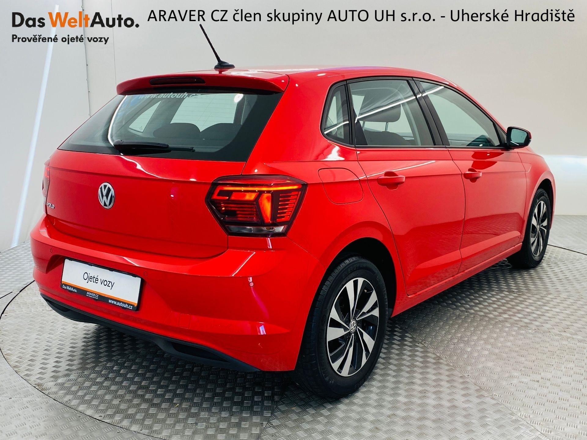 Volkswagen Polo, HIGHLINE 1,0TSI 85kW - fotka 2