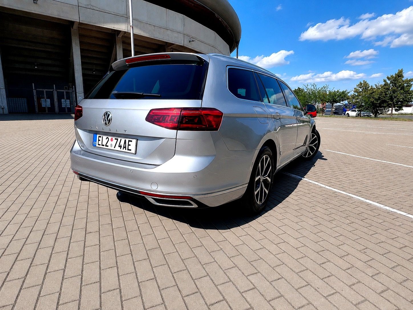 Volkswagen Passat, VW Passat Variant GTE 1majitel - fotka 4