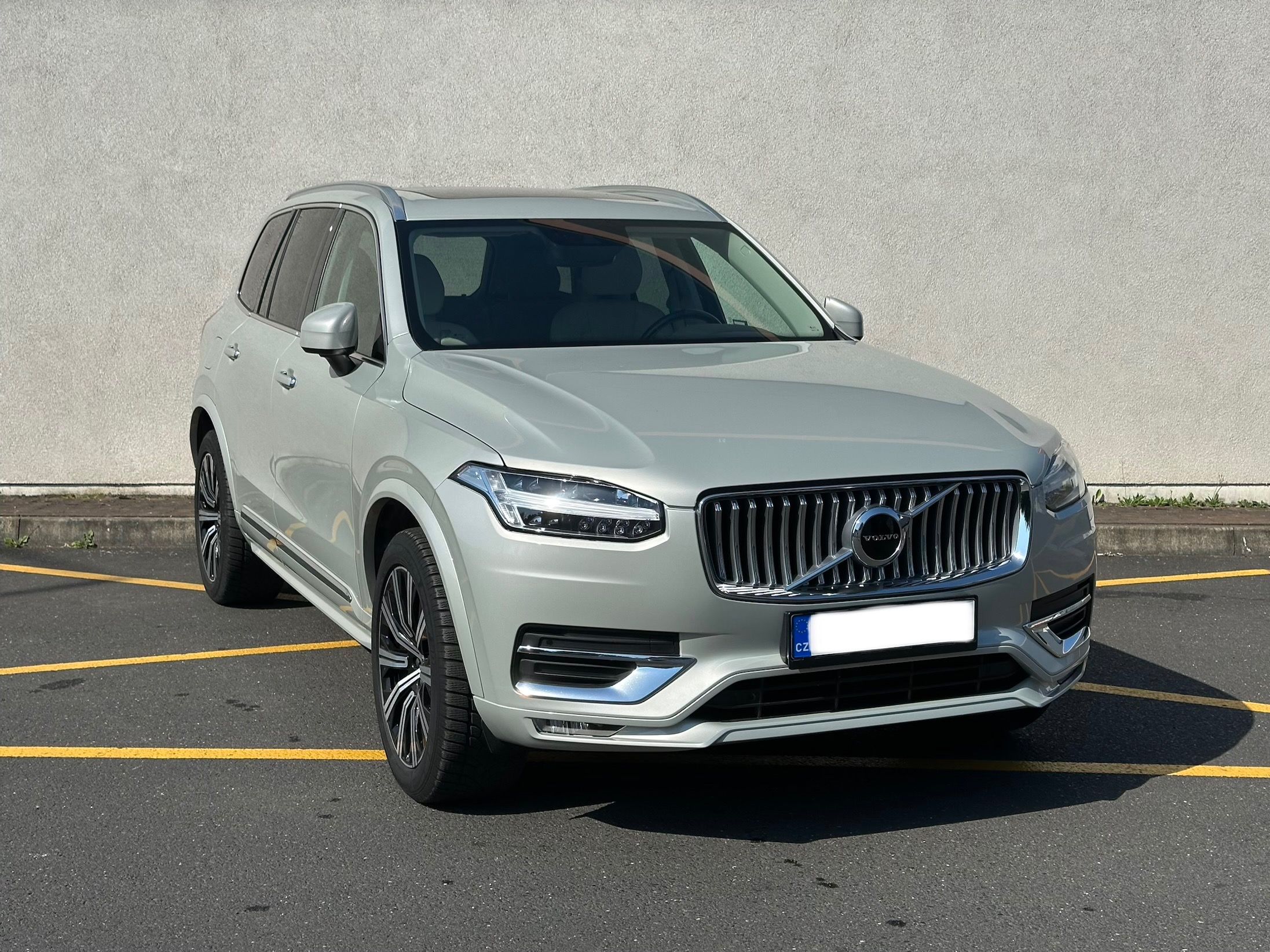 Volvo XC90, Inscri,1.maj.čr,DPH,tažné - fotka 2