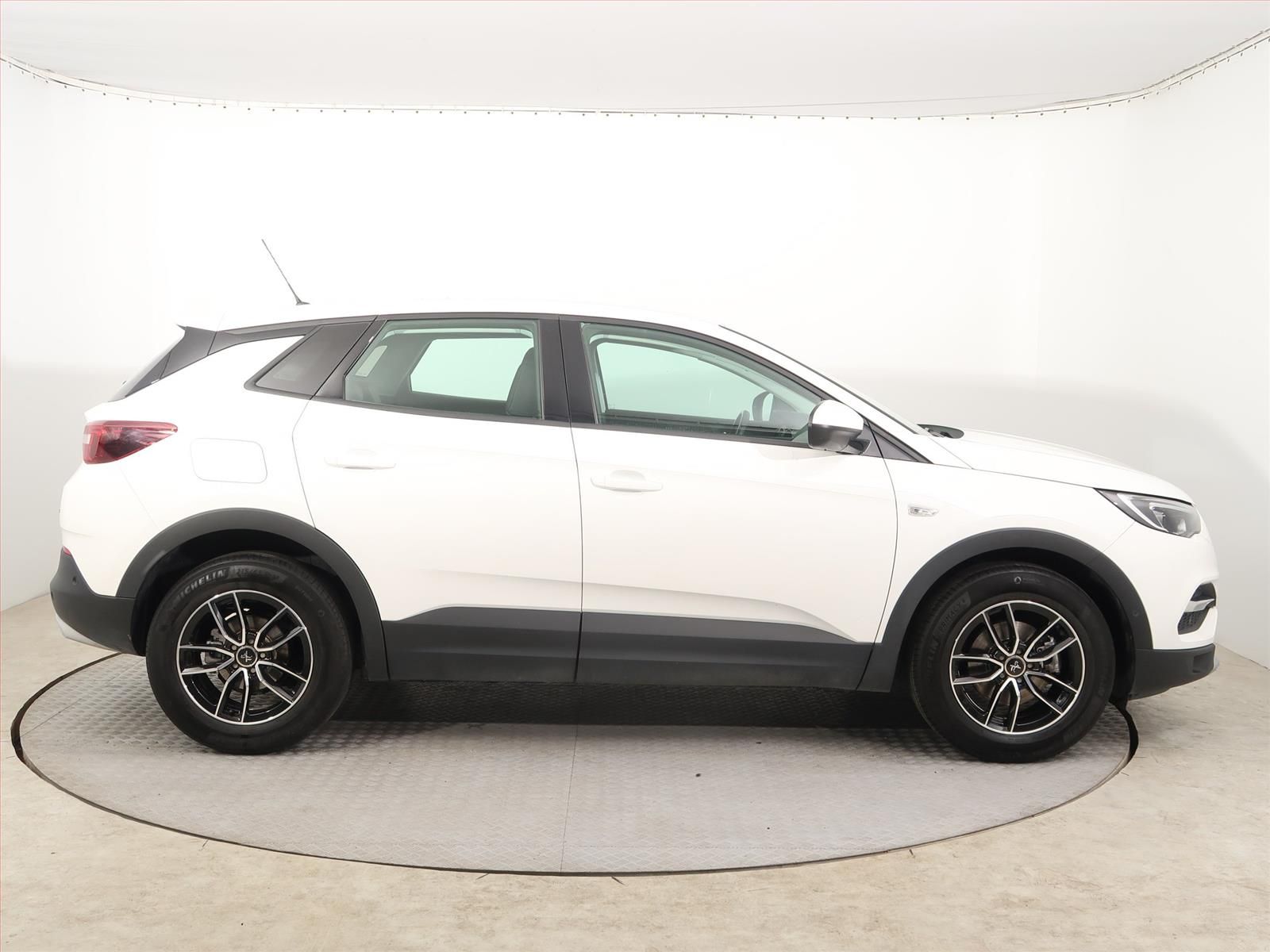 Opel Grandland X, 1.2 Turbo, Záruka, ČR,1.maj - fotka 6