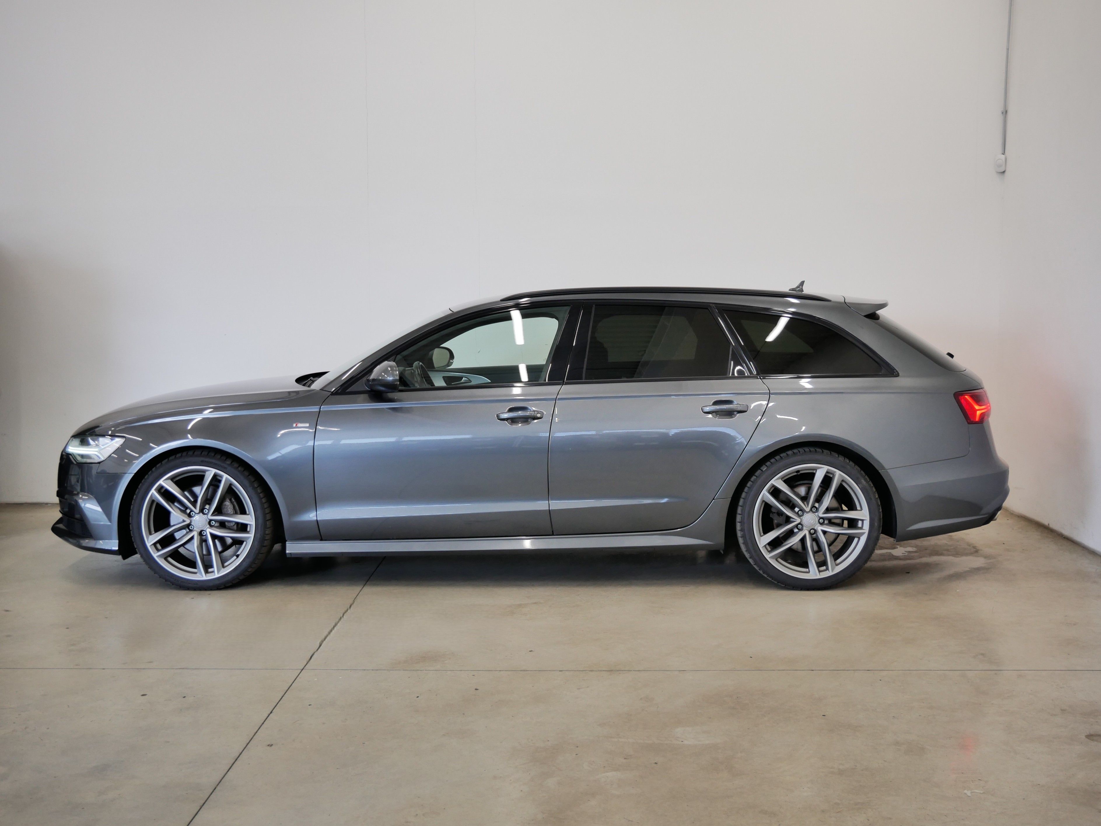Audi A6, 3.0 TDI 160 KW 3x S-Line - fotka 3