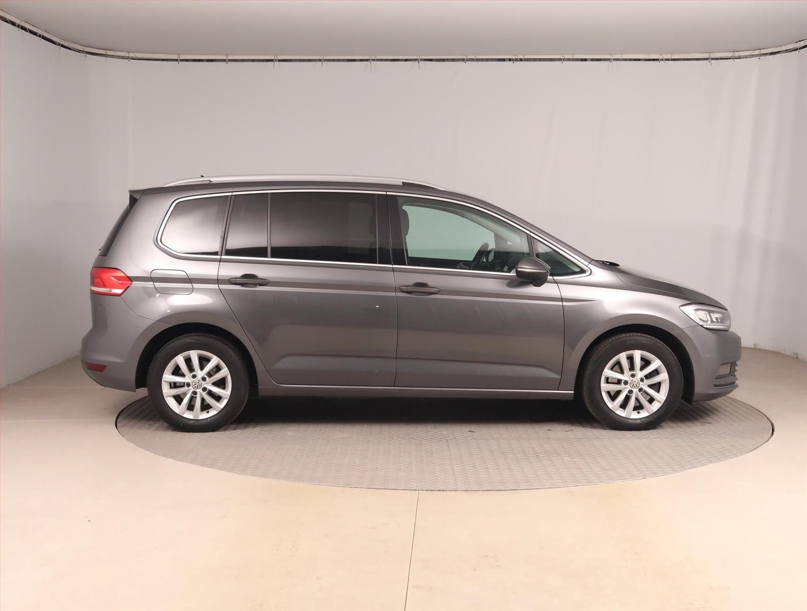 Volkswagen Touran, 1.8 TSI, Highline, Automat - fotka 6