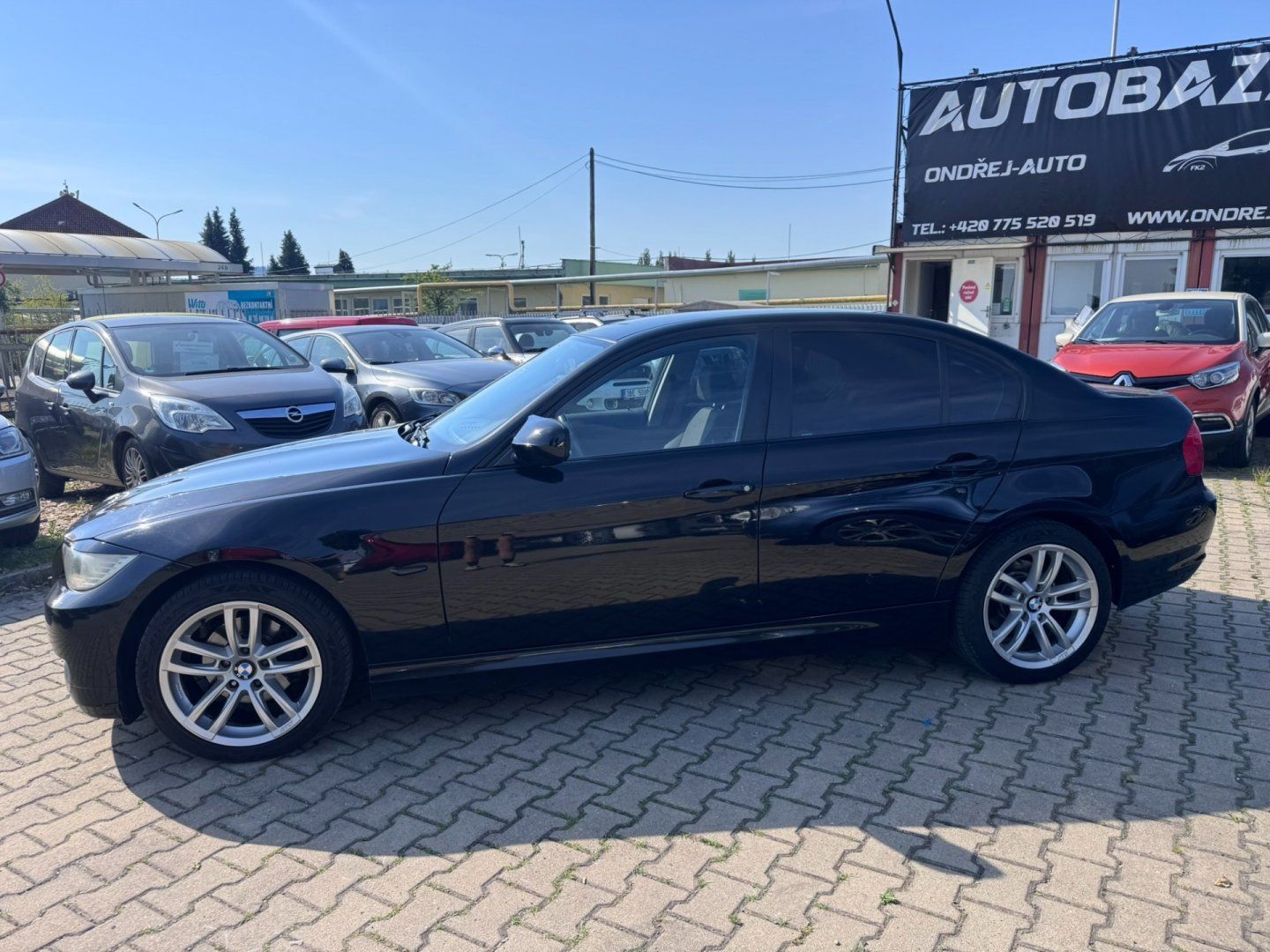 BMW Řada 3, E90 2,0D 85 KW PĚKNÝ - fotka 3