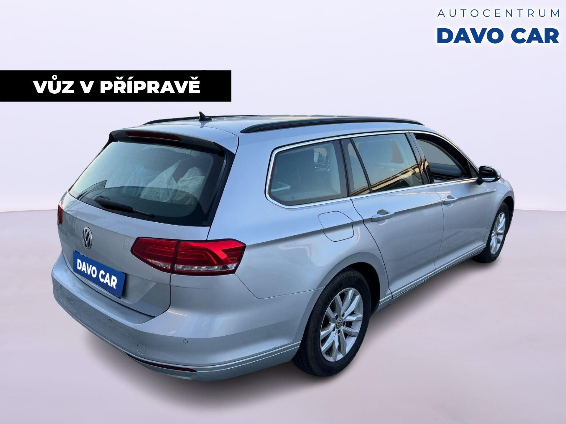 Volkswagen Passat, 2,0 TDI 110kW DSG Comfort LED - fotka 3