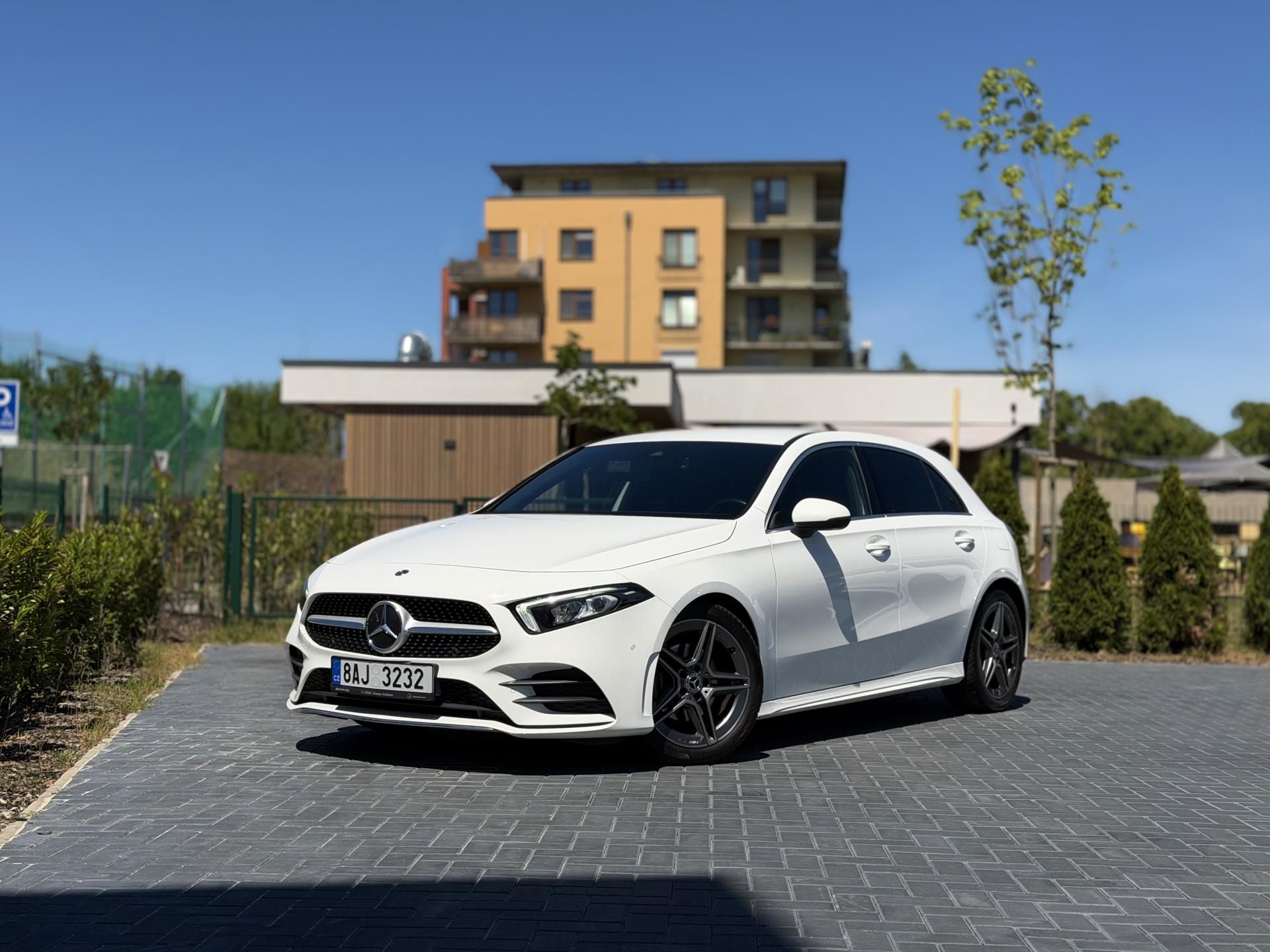 Mercedes-Benz Třídy A, 180d / AMG line / automat - fotka 2