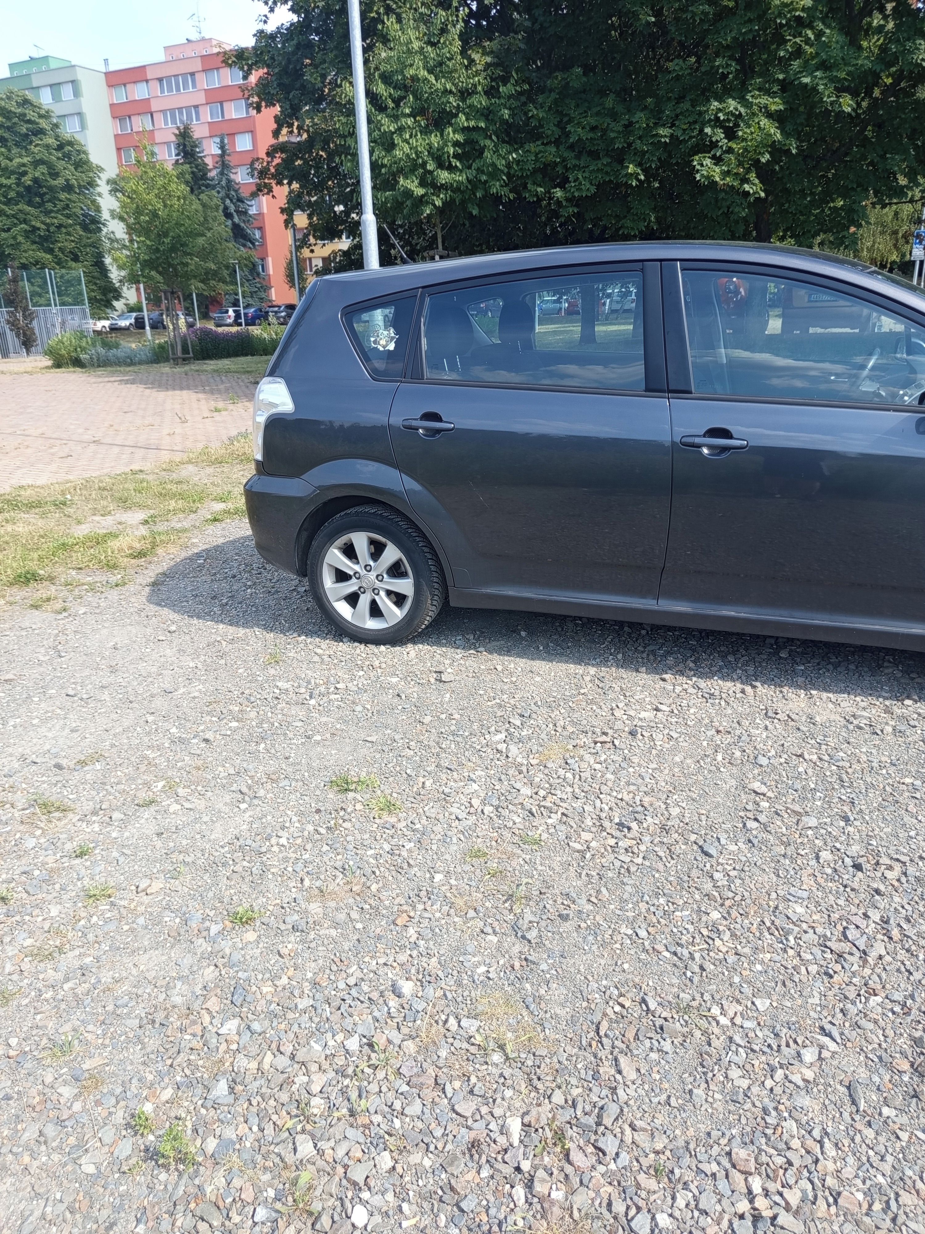 Toyota Corolla Verso, 2.2 d-4d 100kw - fotka 4