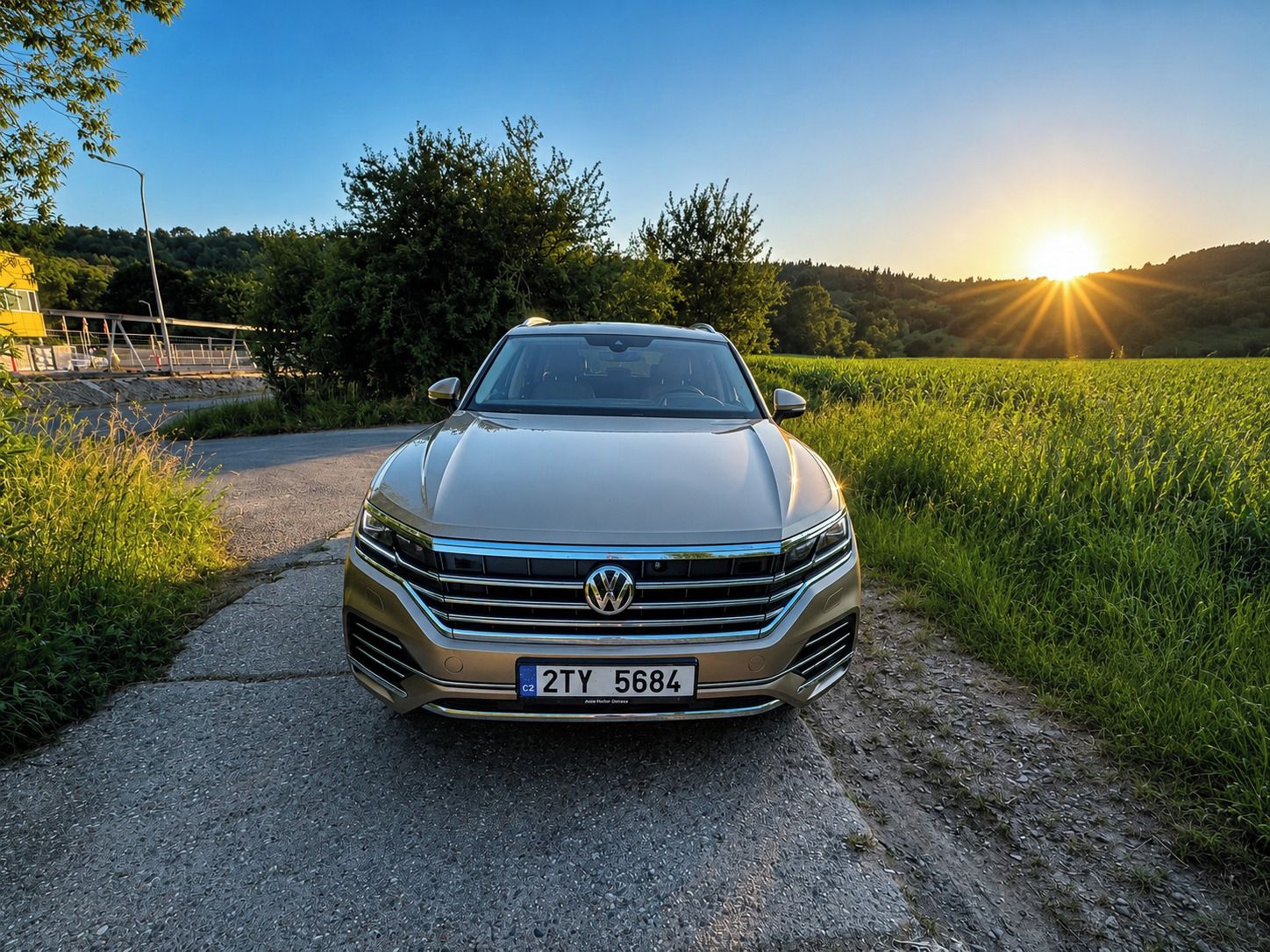 Volkswagen Touareg, Pouze 4 300 km - fotka 2