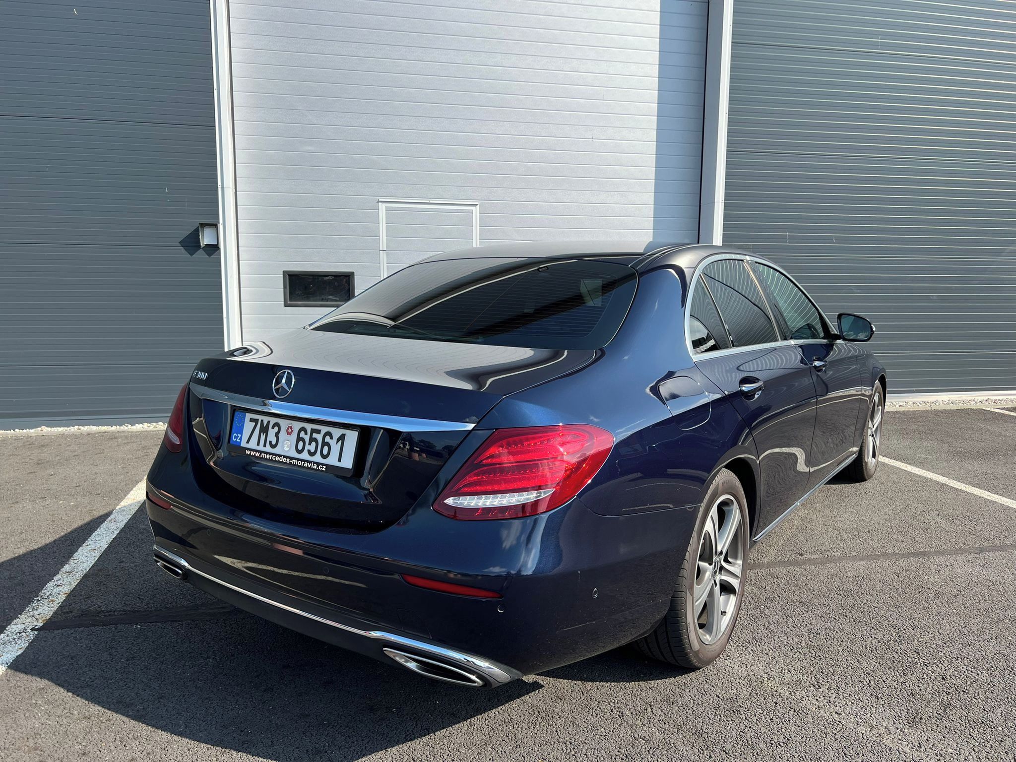 Mercedes-Benz Třídy E, E300 180 kW 9G-Tronic - fotka 6