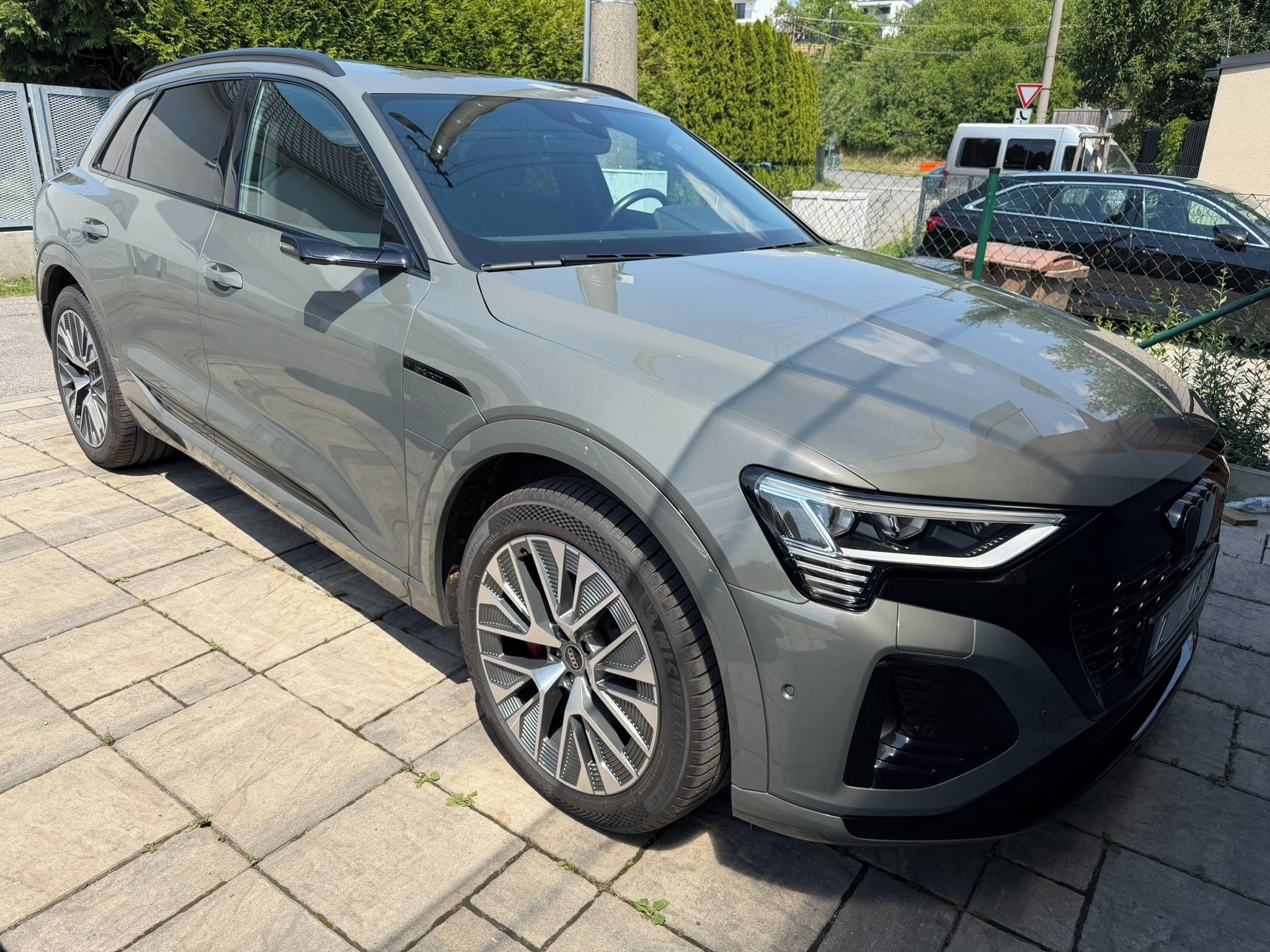 Audi Q8 e-tron, 55 S-LINE Asistenti Panor.22kW