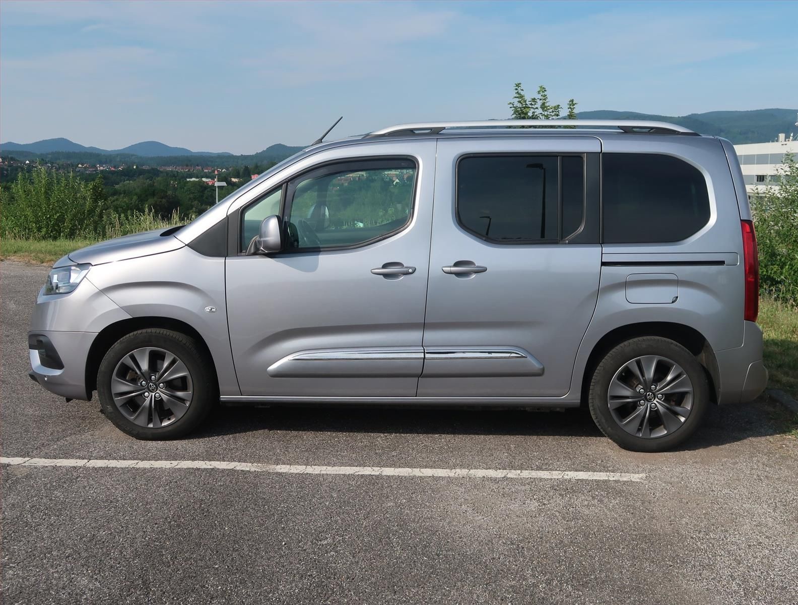 Toyota Proace City Verso, 1.5 D-4D, Family, 5Míst, Klima - fotka 3