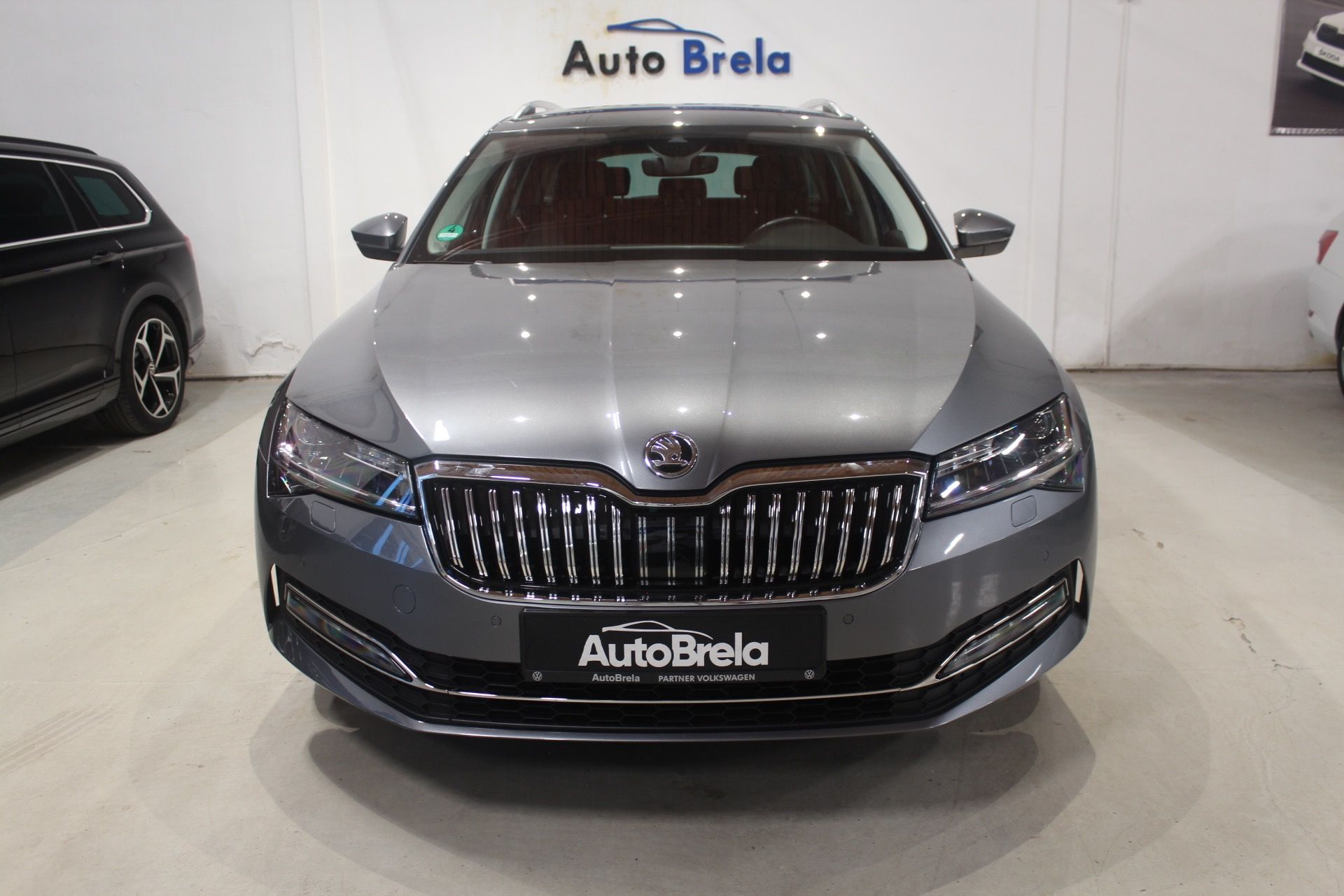 Škoda Superb, 2.0TDI DSG Matrix Display - fotka 4