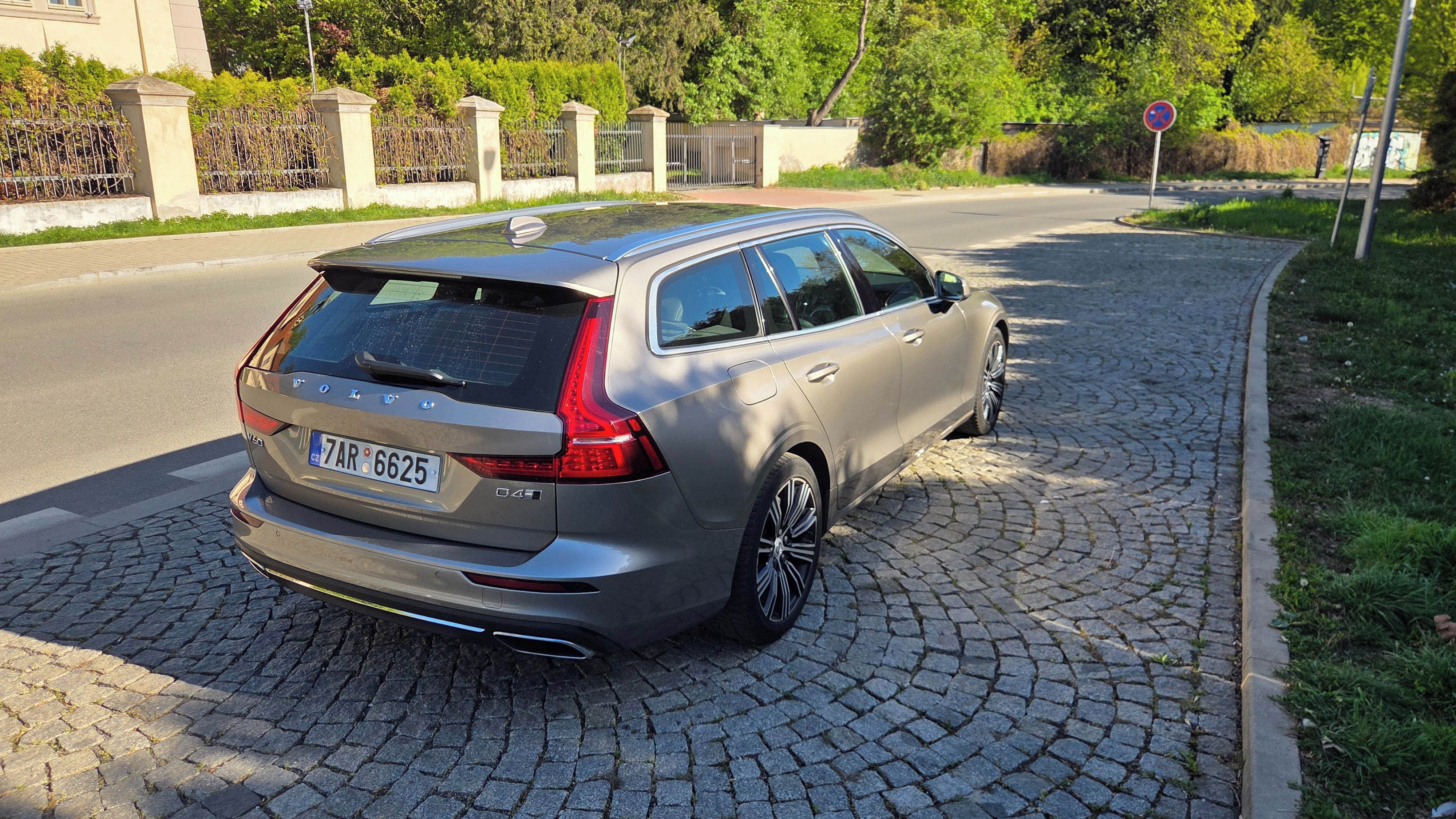 Volvo V60, Inscription, servisováno - fotka 4