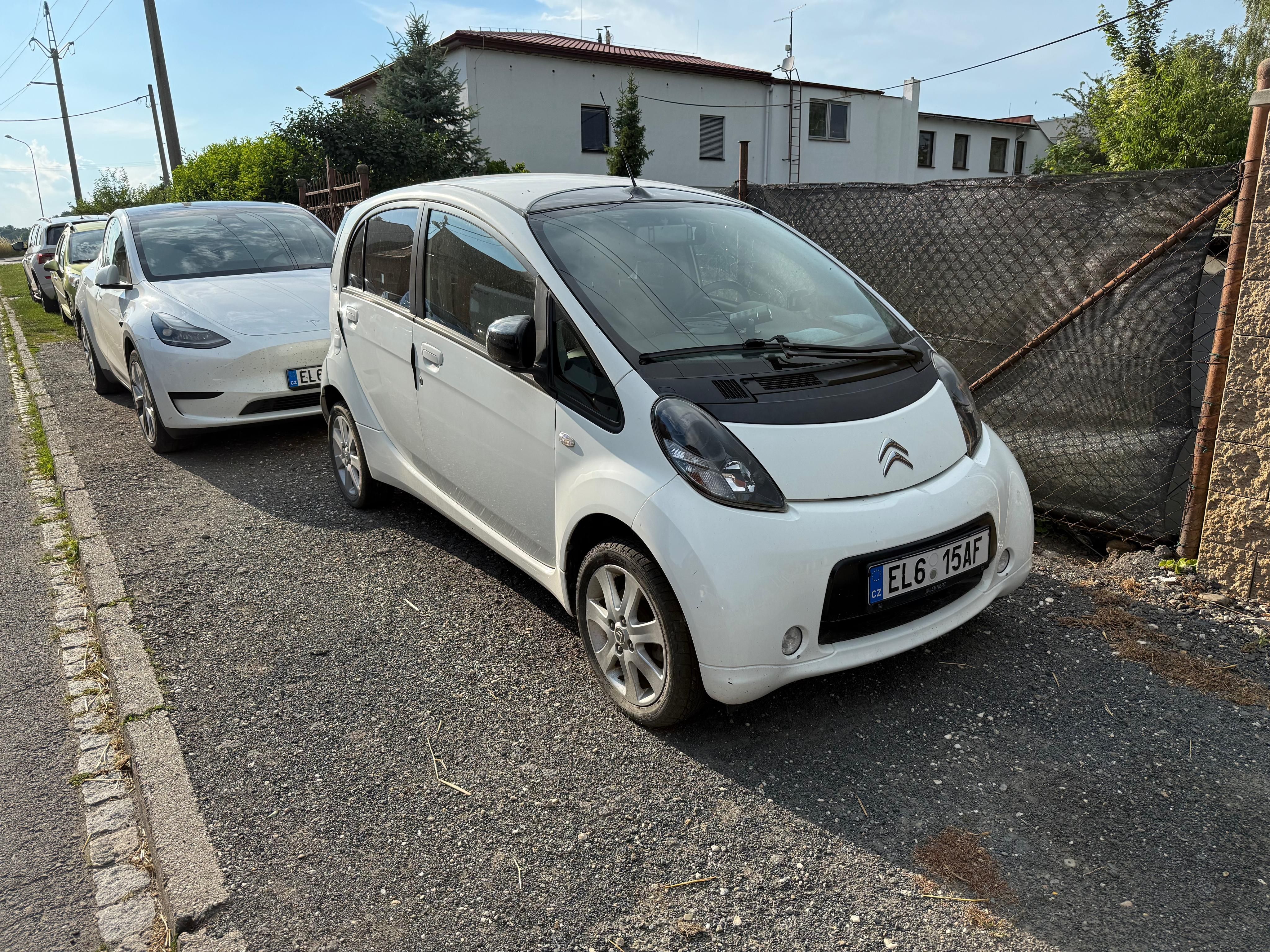 Citroën C-Zero, NEPOJÍZDNÉ! Ideální na díly. - fotka 2