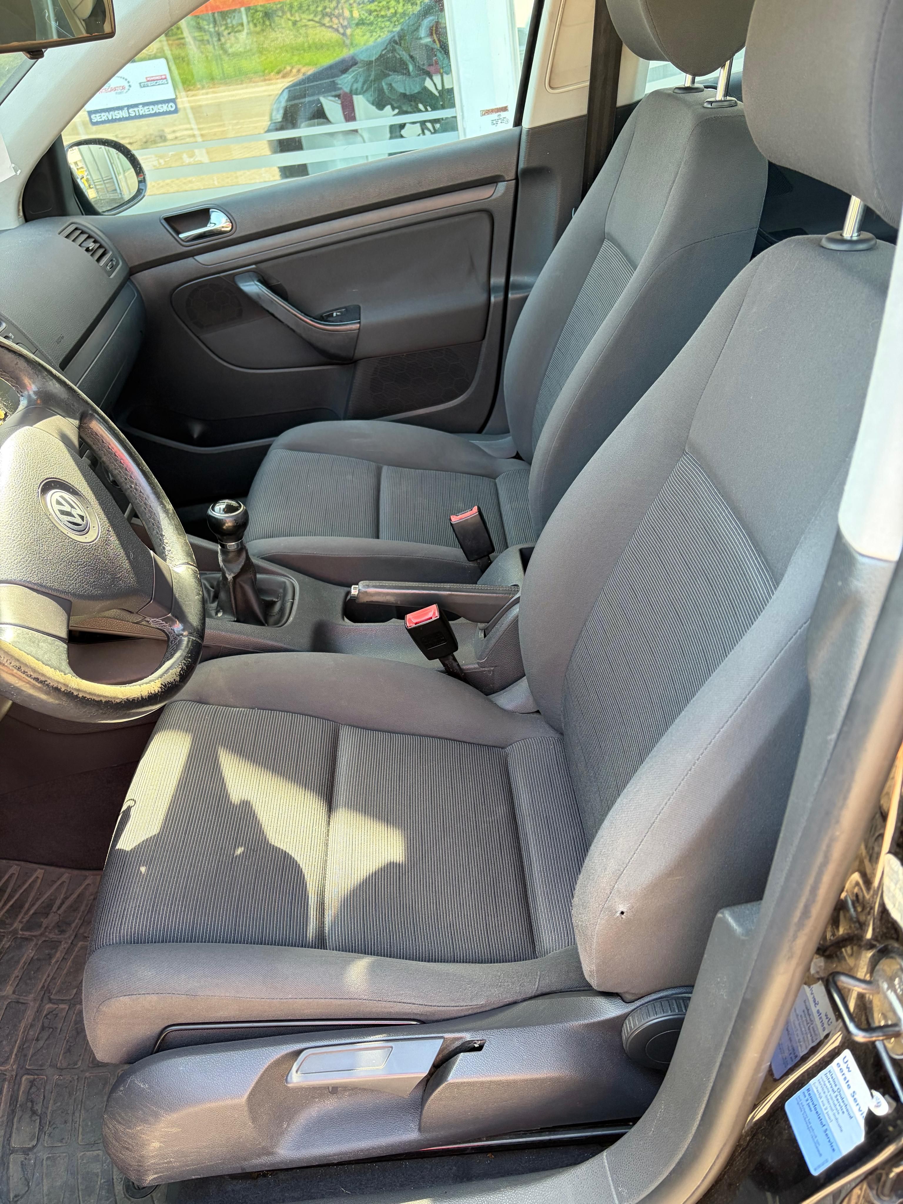 Volkswagen Golf, 1.9 TDI -servisováno - fotka 6