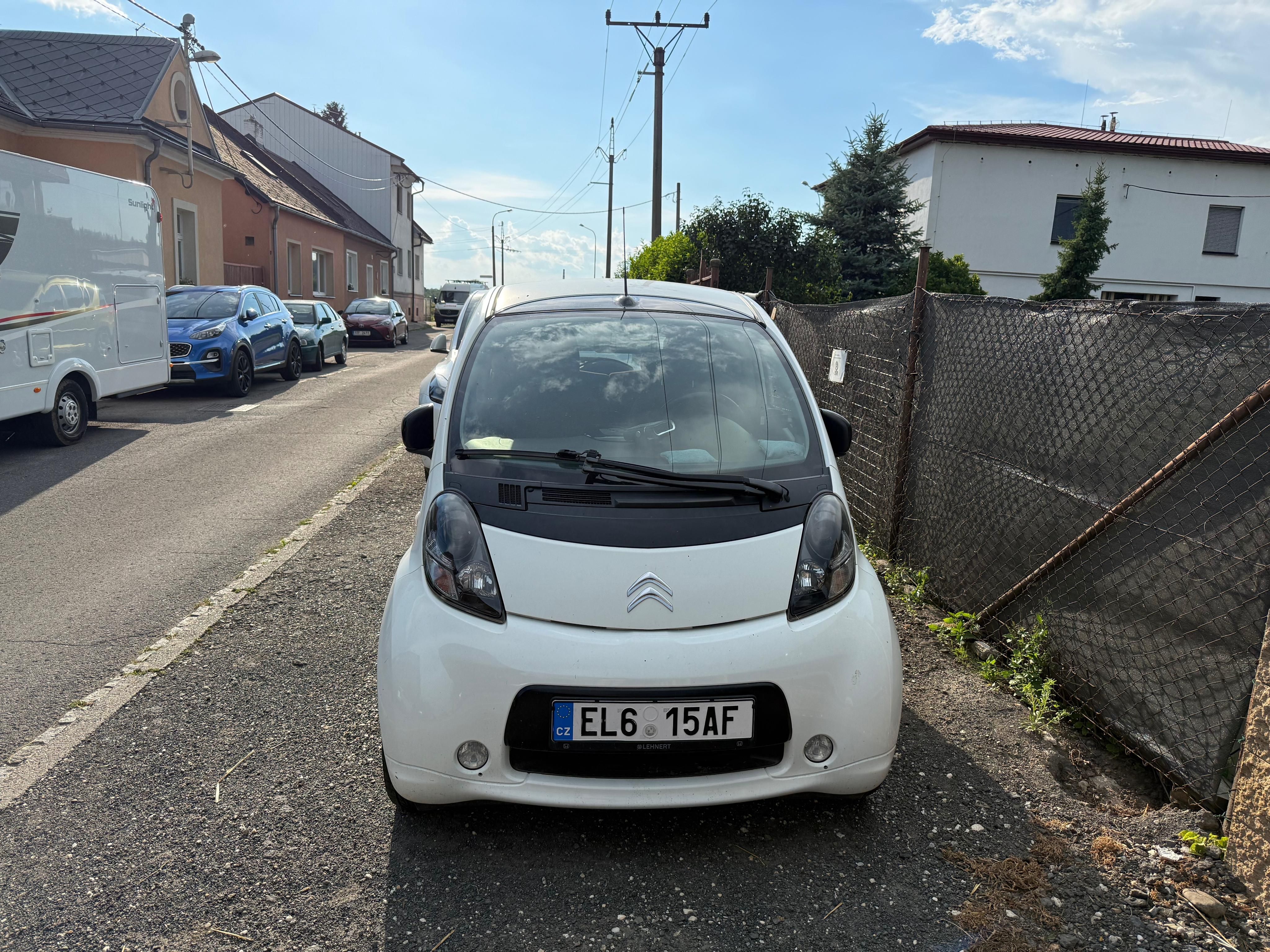 Citroën C-Zero, NEPOJÍZDNÉ! Ideální na díly.
