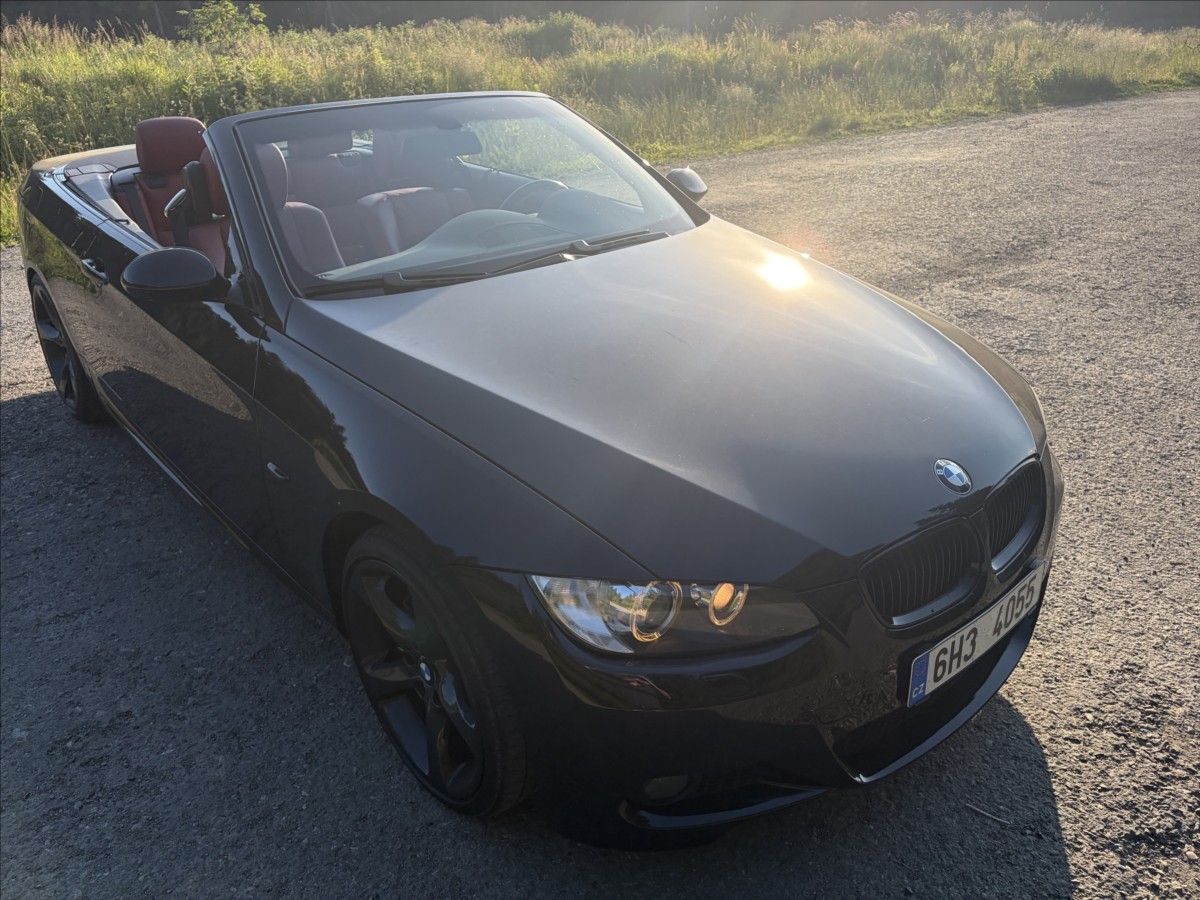 BMW Řada 3, 3,0 335i M-paket, nehavarováno - fotka 4