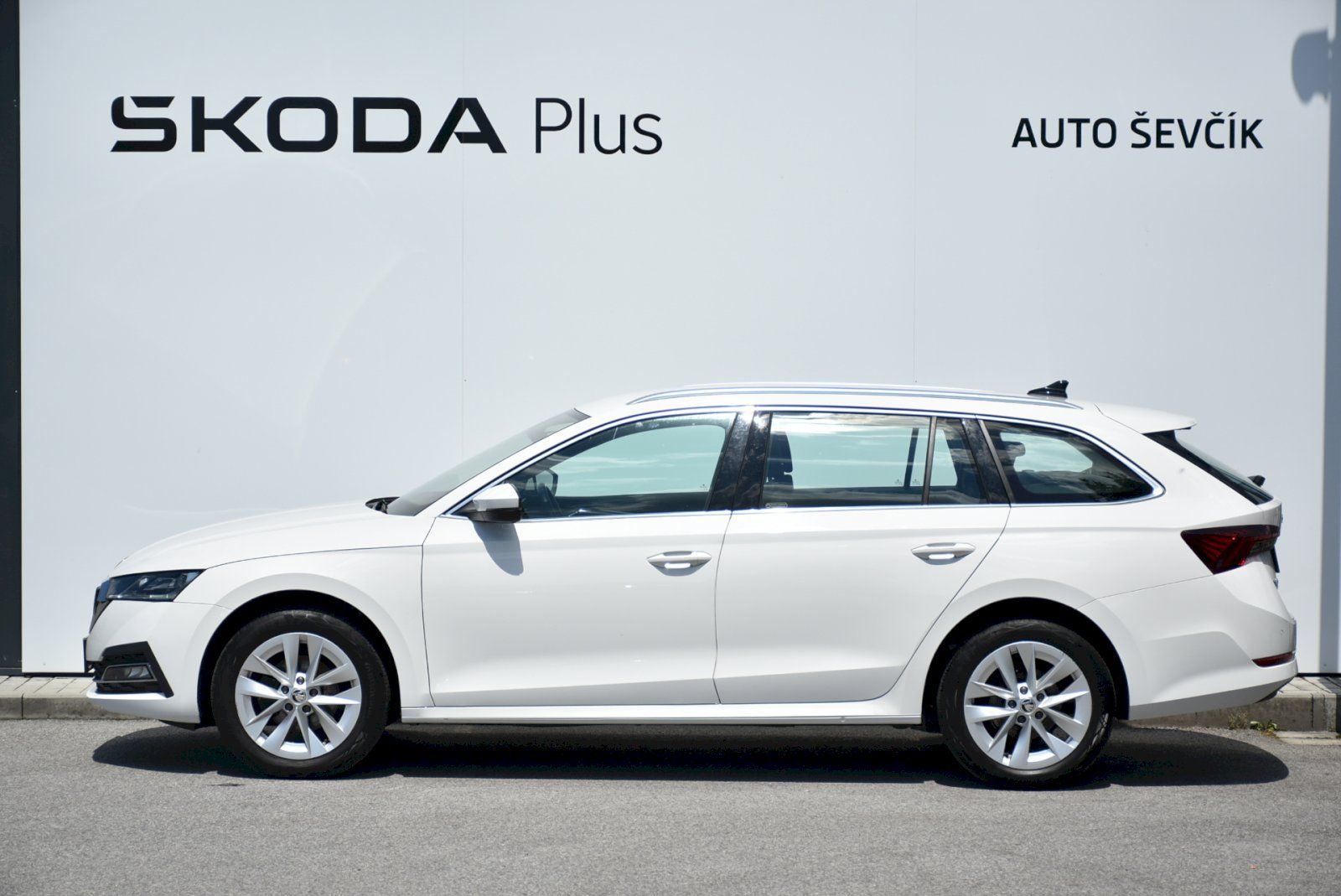 Škoda Octavia, Style Plus 1.5 eTSI DSG - fotka 3