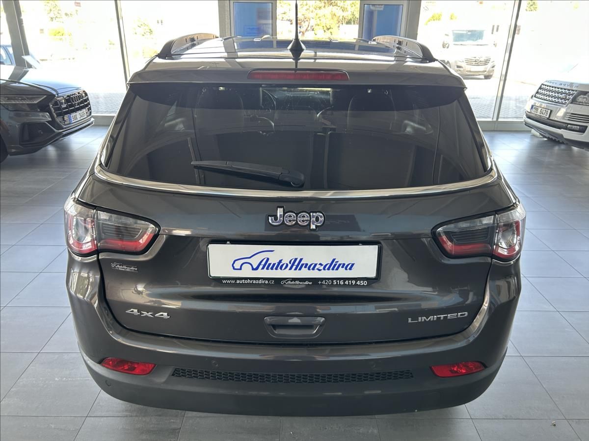 Jeep Compass, 2,0   M-Jet 103kW,4x4 - fotka 5