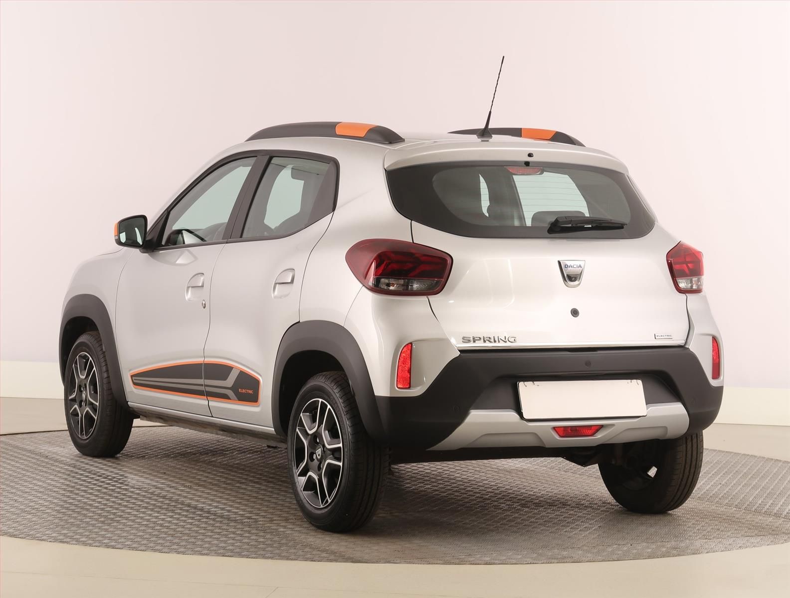 Dacia Spring, Electric 45 (27 kWh), SoH 91% - fotka 4