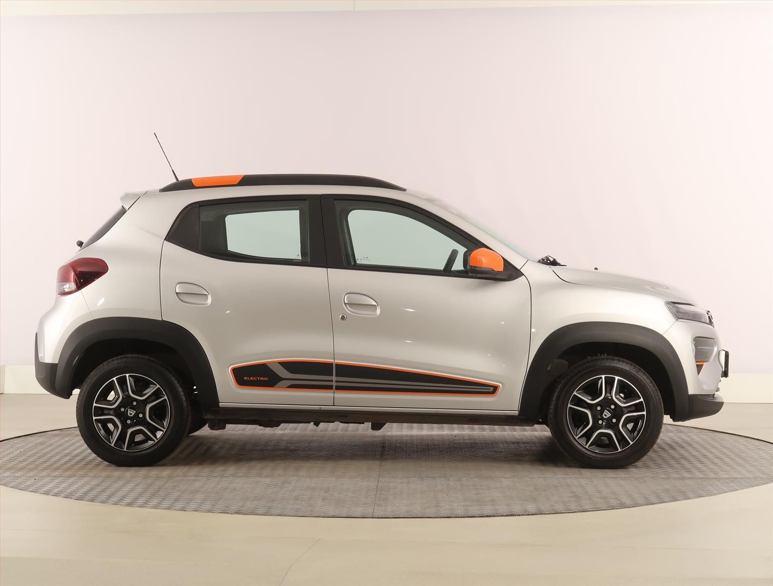 Dacia Spring, Electric 45 (27 kWh), SoH 91% - fotka 6