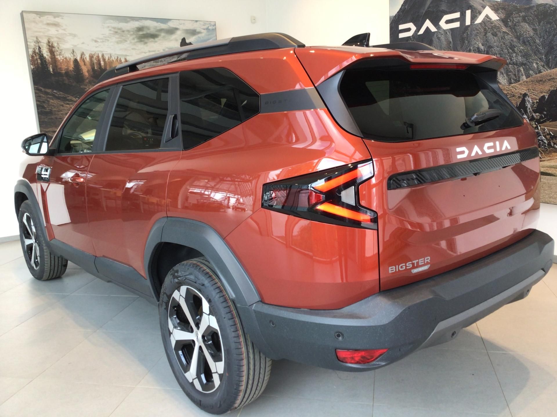 Dacia Bigster, 1.8 HYBRID MAX.VÝBAVA PAN.OKNO - fotka 6