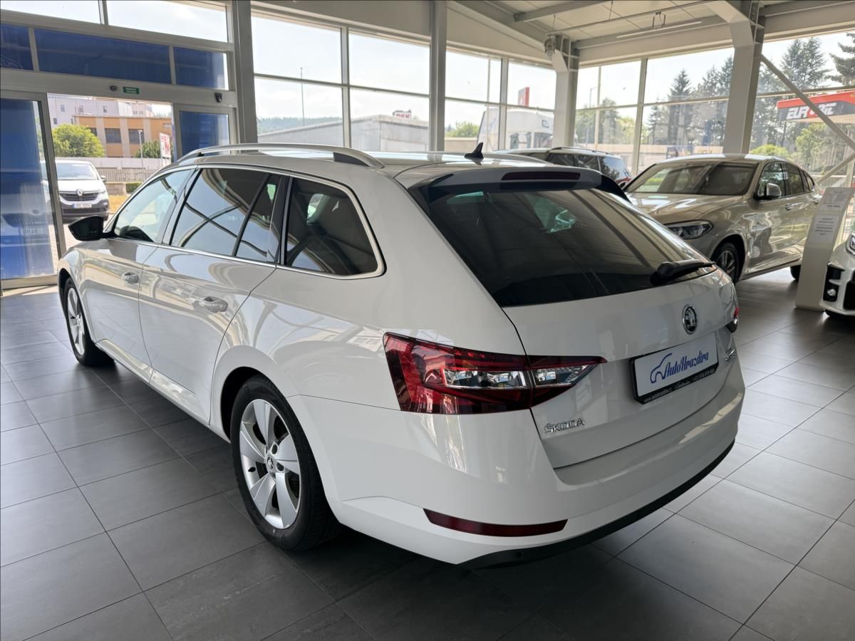 Škoda Superb, 2,0   TDI 110kW,SERVISKA,ČR - fotka 4
