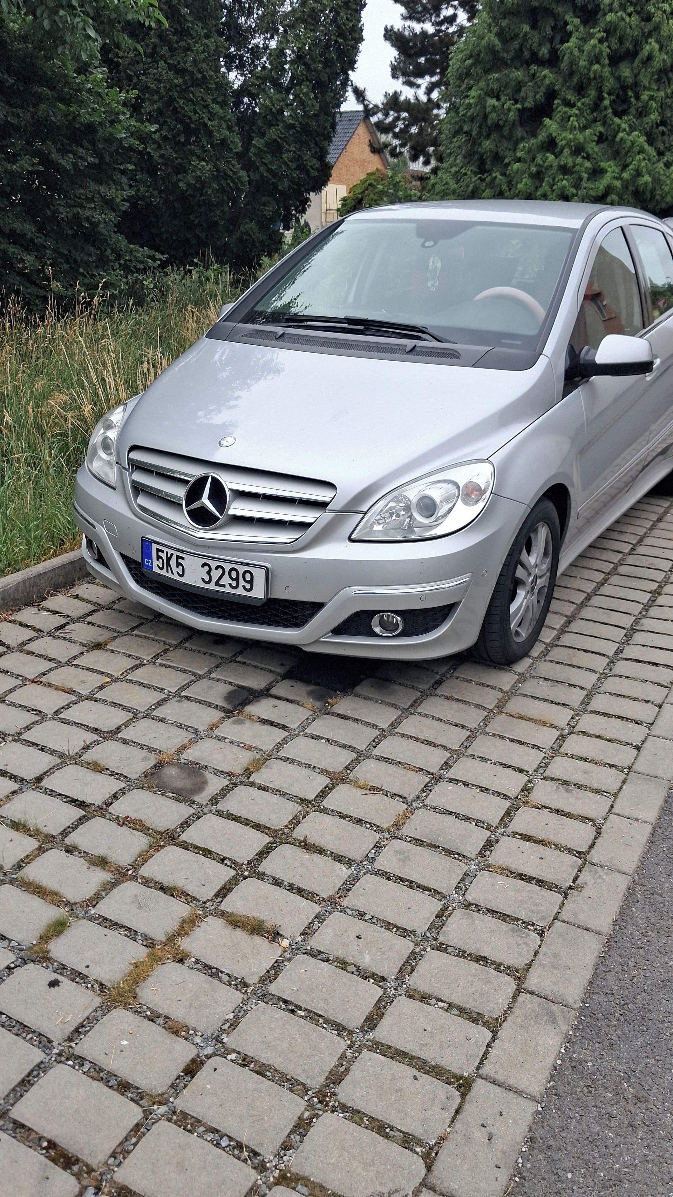 Mercedes-Benz Třídy B, Motor 2.0 80 kw automat - fotka 2