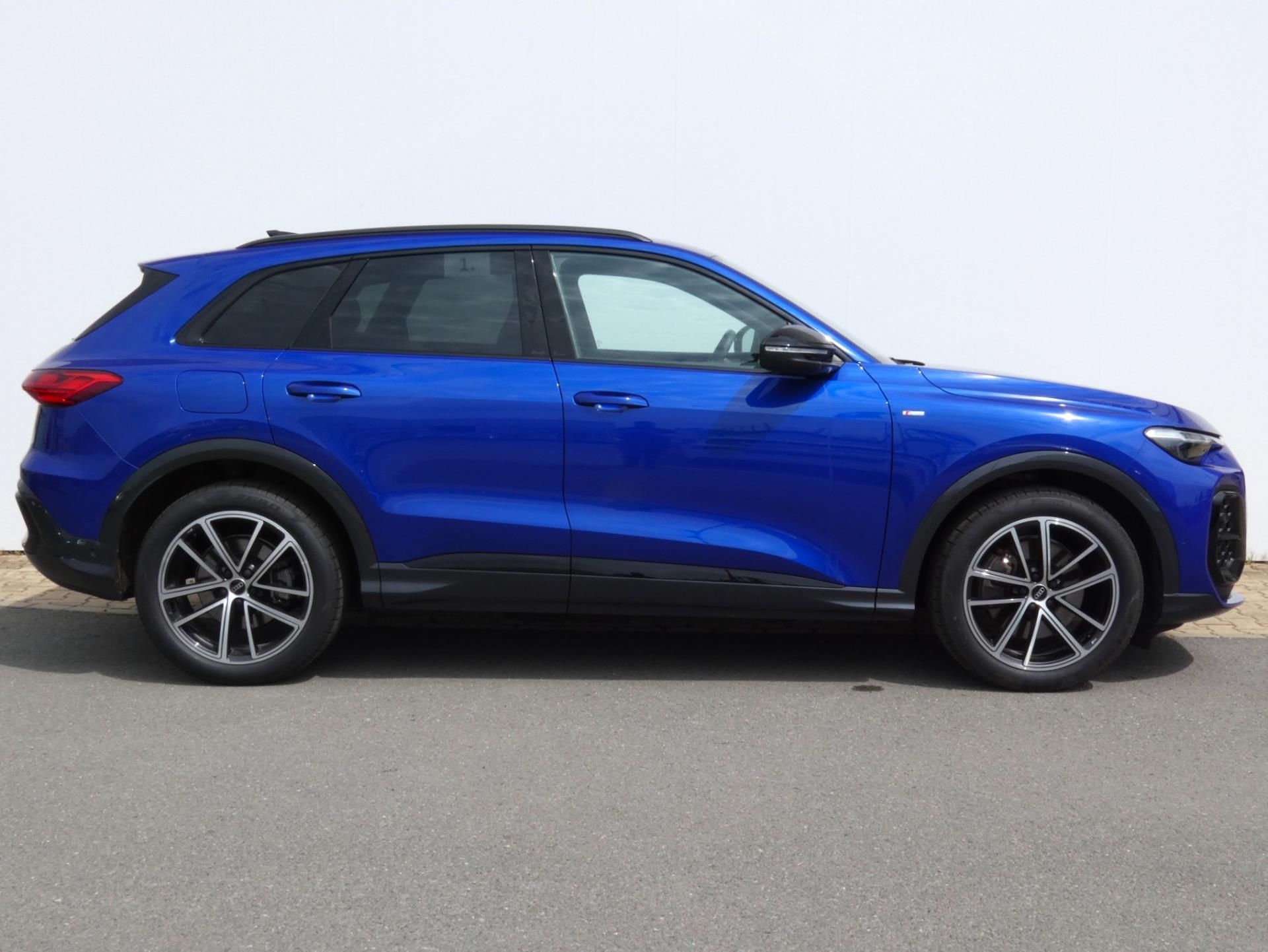 Audi Q5, S-Line 2.0 TDI 150KW quattro - fotka 3