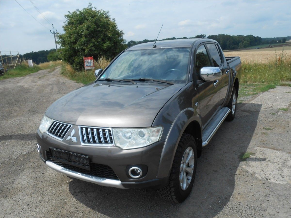 Mitsubishi L200, 2,5 DI D 131 kW SERVISKA - fotka 3