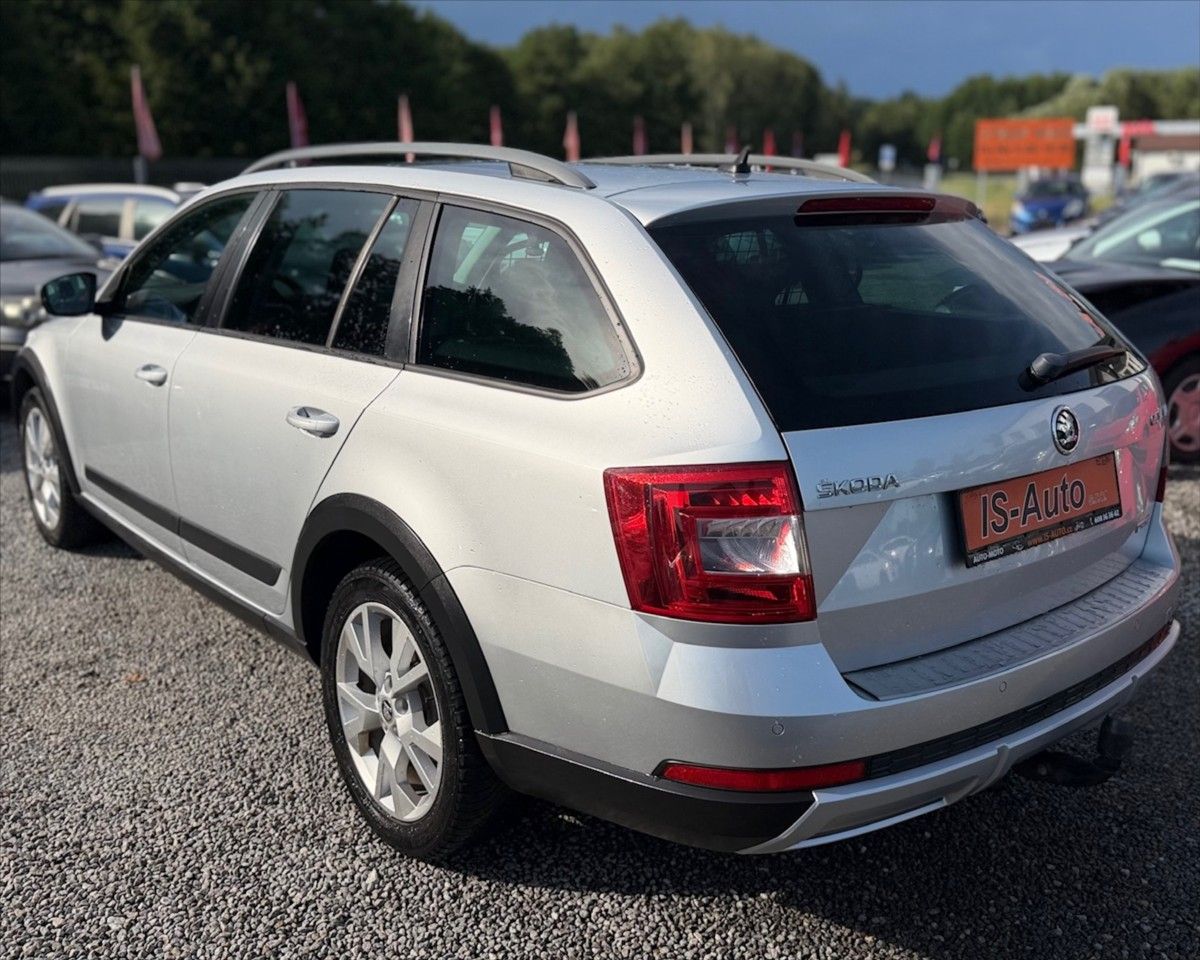 Škoda Octavia, 2,0 TDi  SCOUT 4x4 - fotka 5