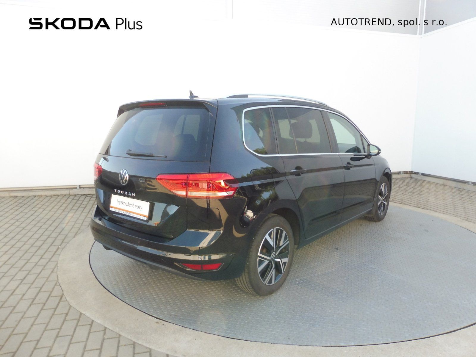Volkswagen Touran, Highline 1,5 TSI 110kW DSG - fotka 2
