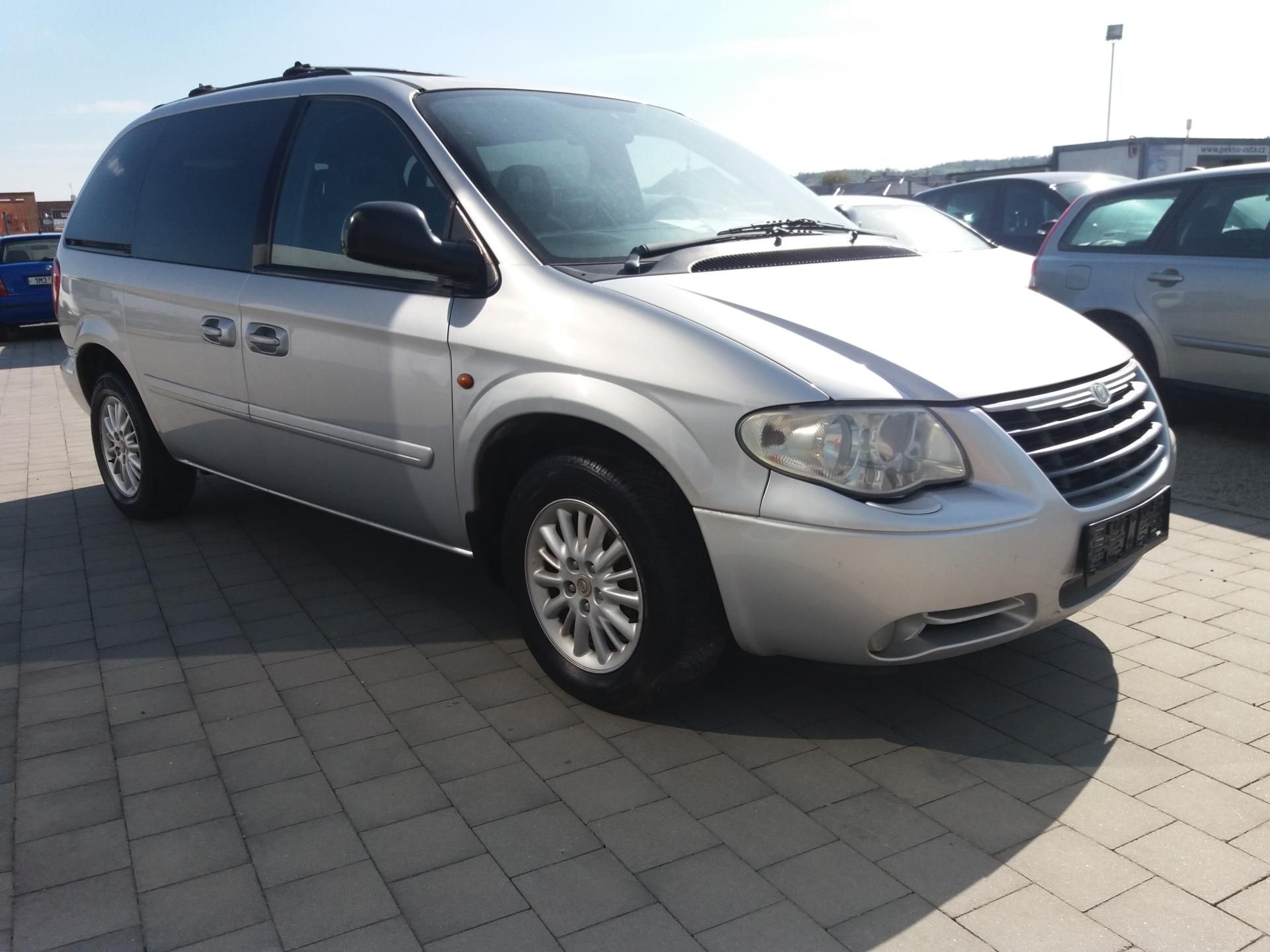 Chrysler Grand Voyager, 2.8 CRD,110kW,AUTOMAT,7.MÍST!! - fotka 3