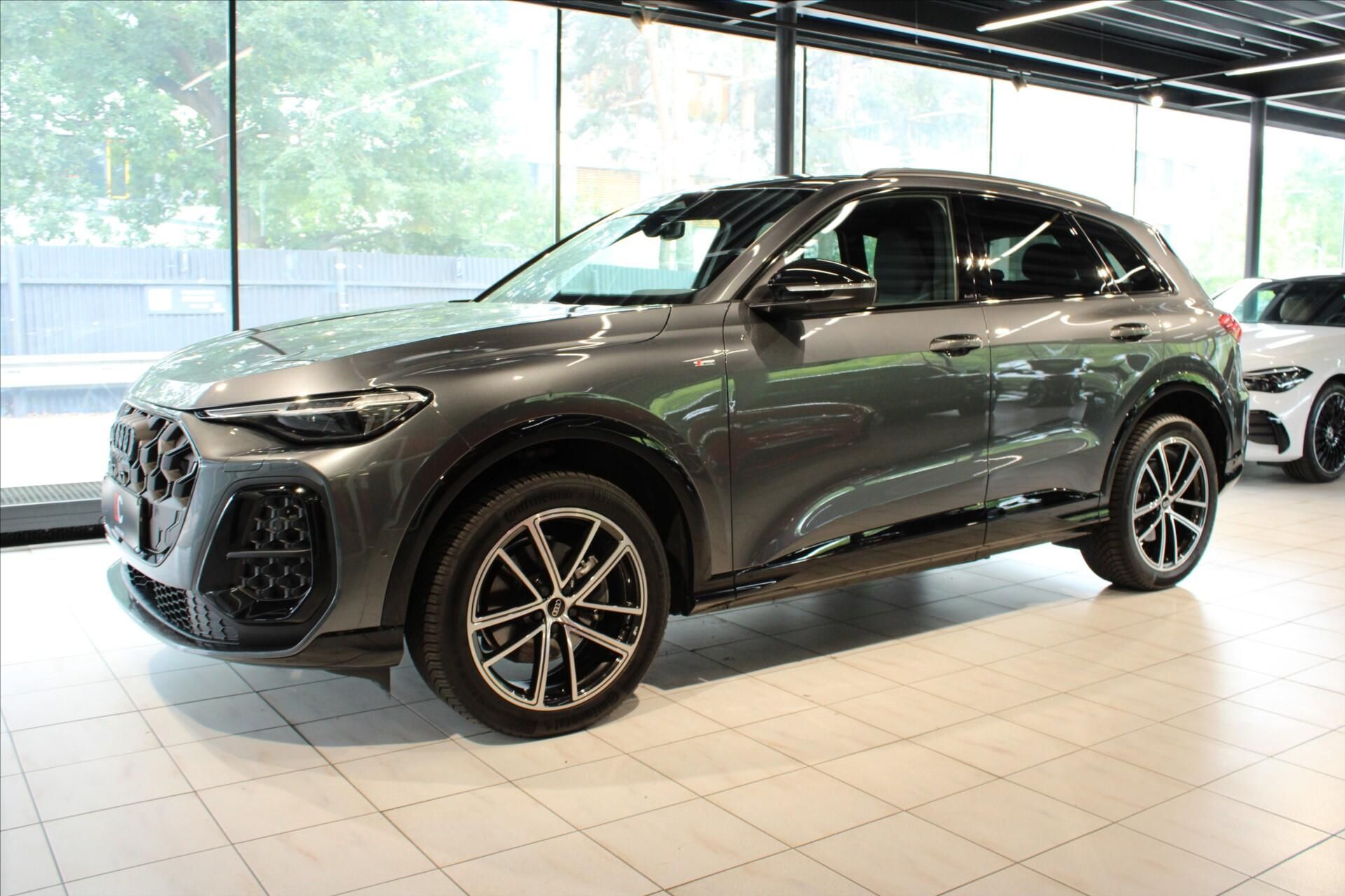 Audi Q5, TFSI quattro 150 kW S Line Tec - fotka 3