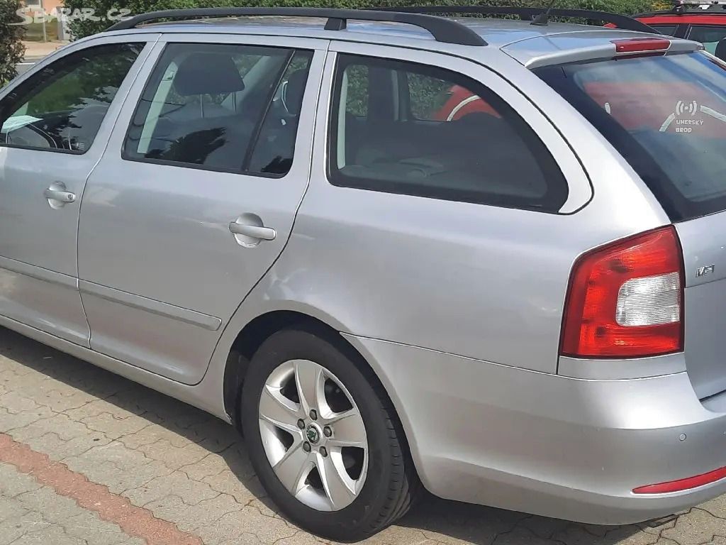 Škoda Octavia, 1,6 MPI - fotka 3