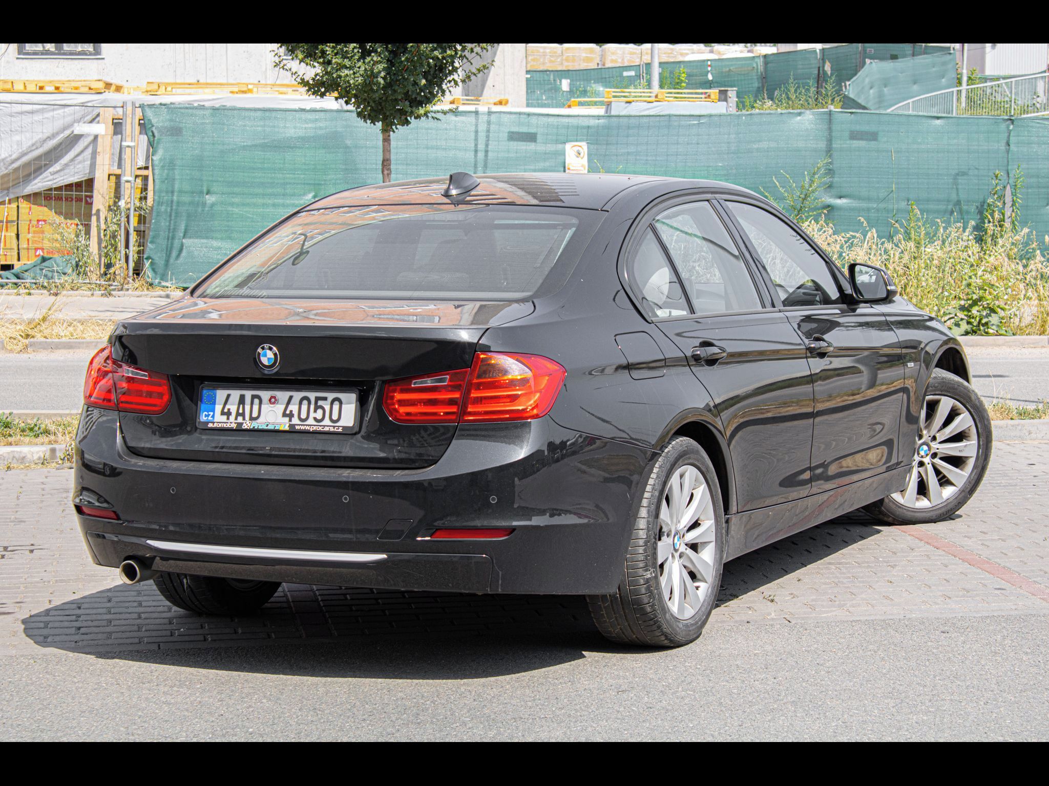 BMW Řada 3 - fotka 6