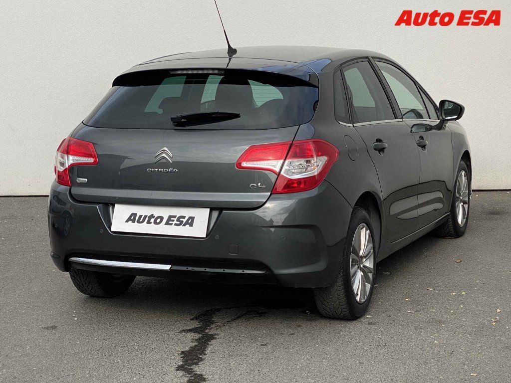Citroën C4, 1.6 HDi,AT,autoAC,temp - fotka 4